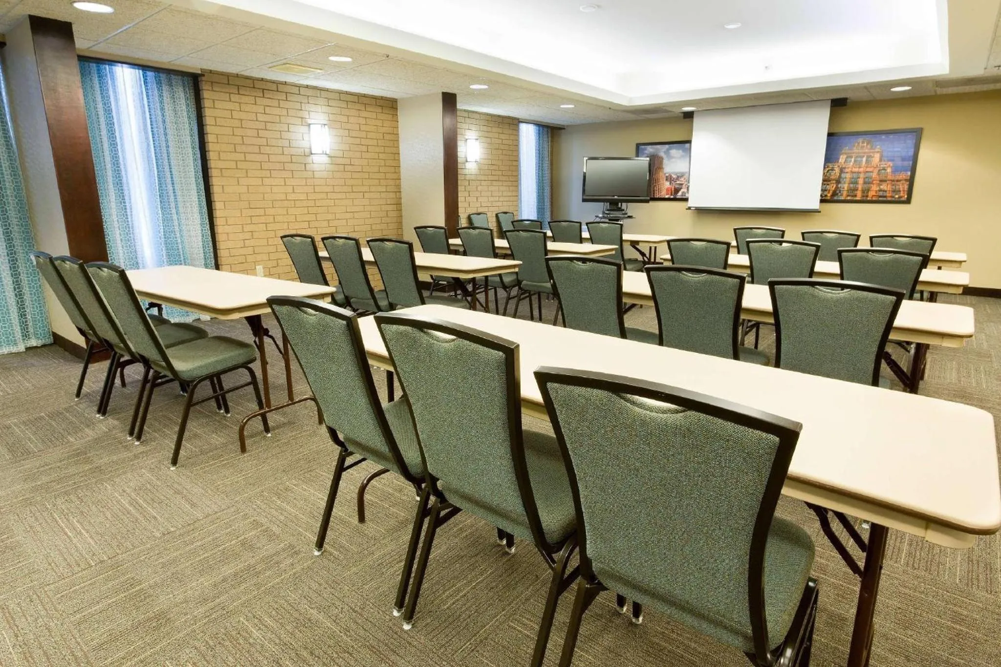 Meeting/conference room in Heritage Inn Suites Houston Sugar Land, Trademark by Wyndham