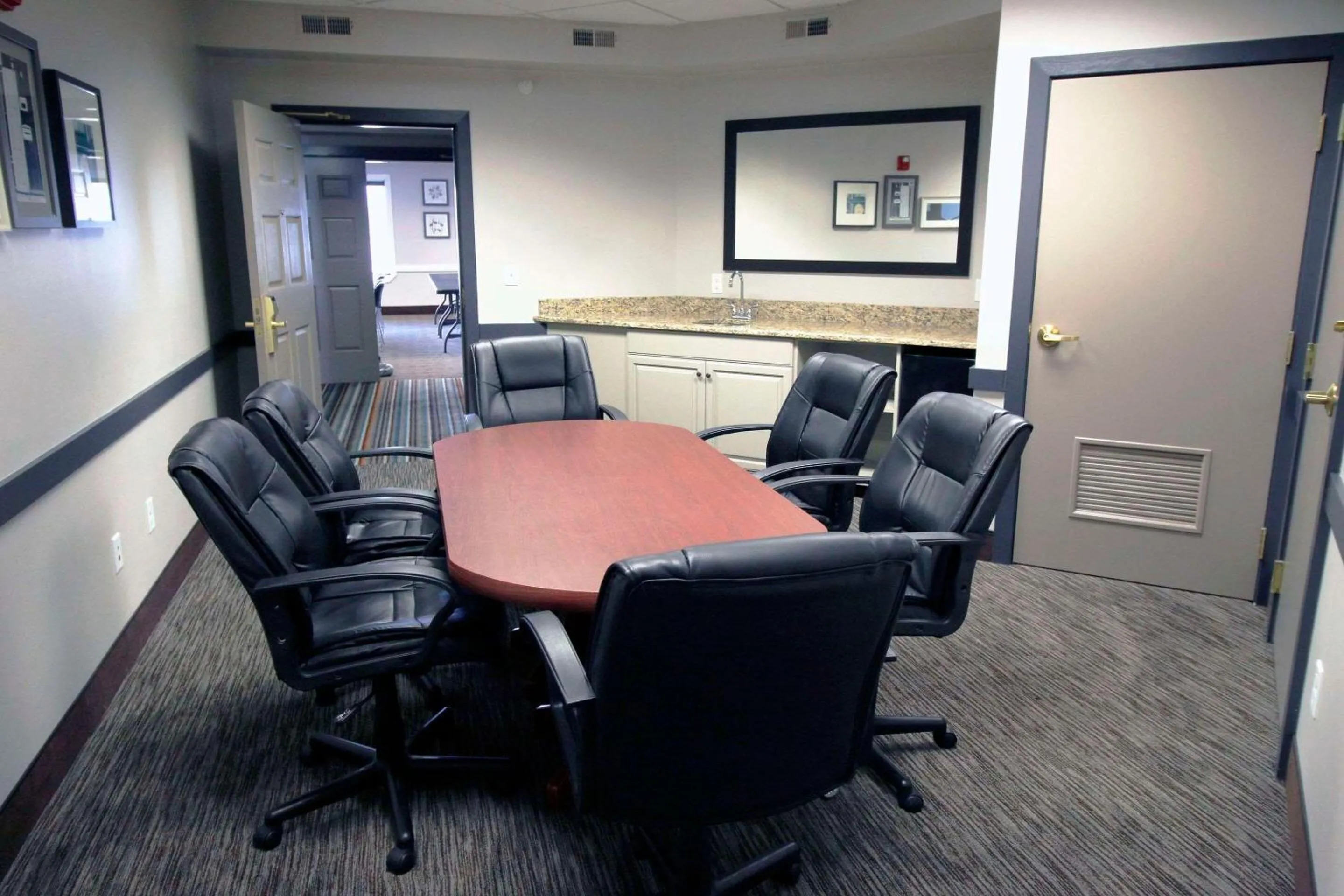 Meeting/conference room in Country Inn & Suites by Radisson, Council Bluffs, IA