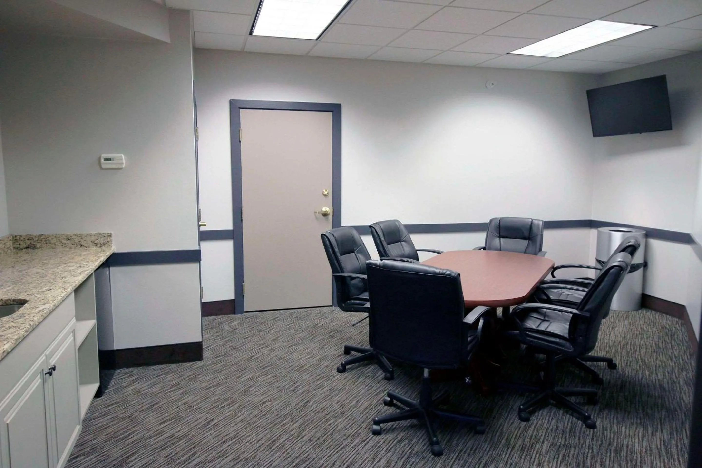 Meeting/conference room in Country Inn & Suites by Radisson, Council Bluffs, IA