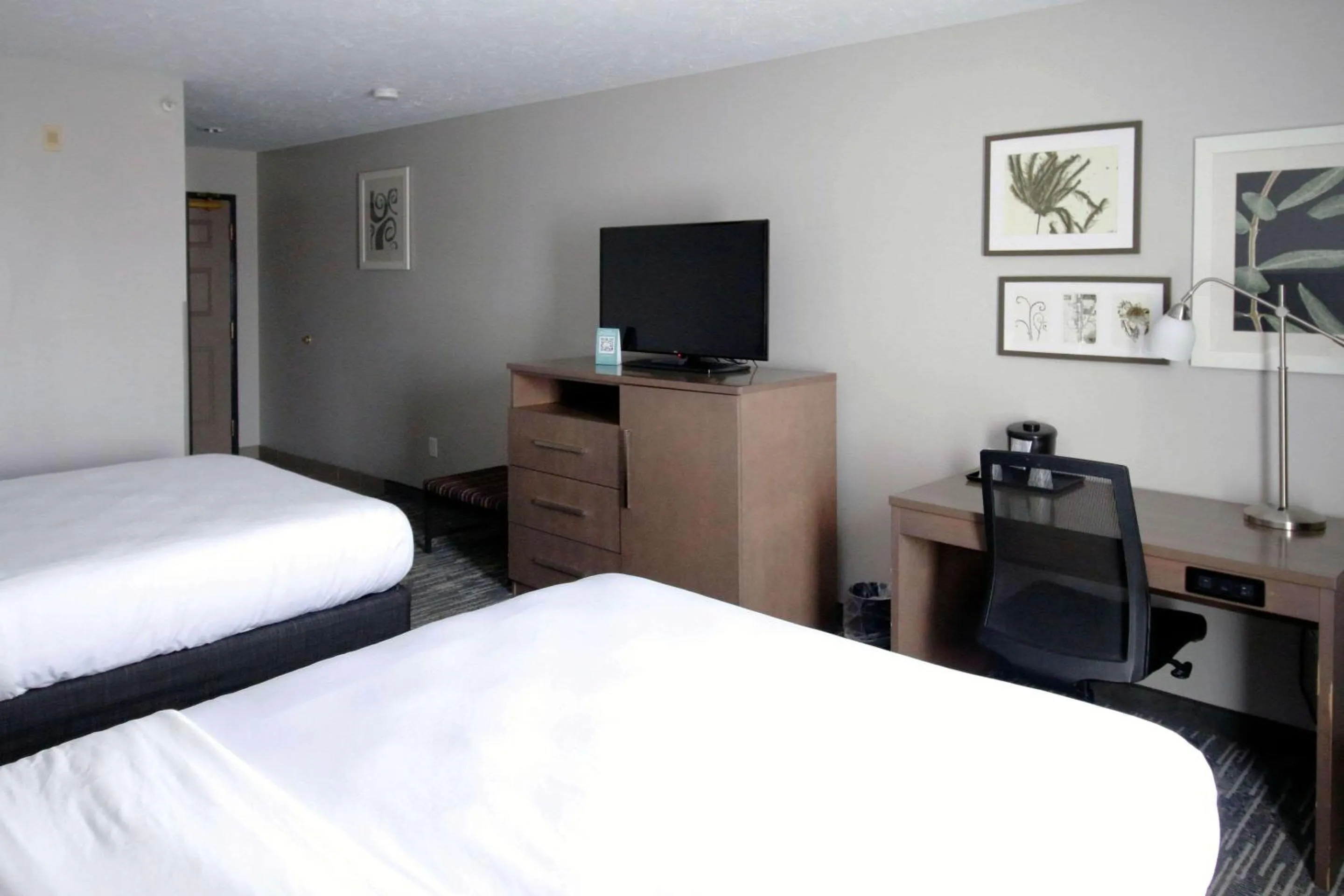 Bedroom, Bed in Country Inn & Suites by Radisson, Council Bluffs, IA