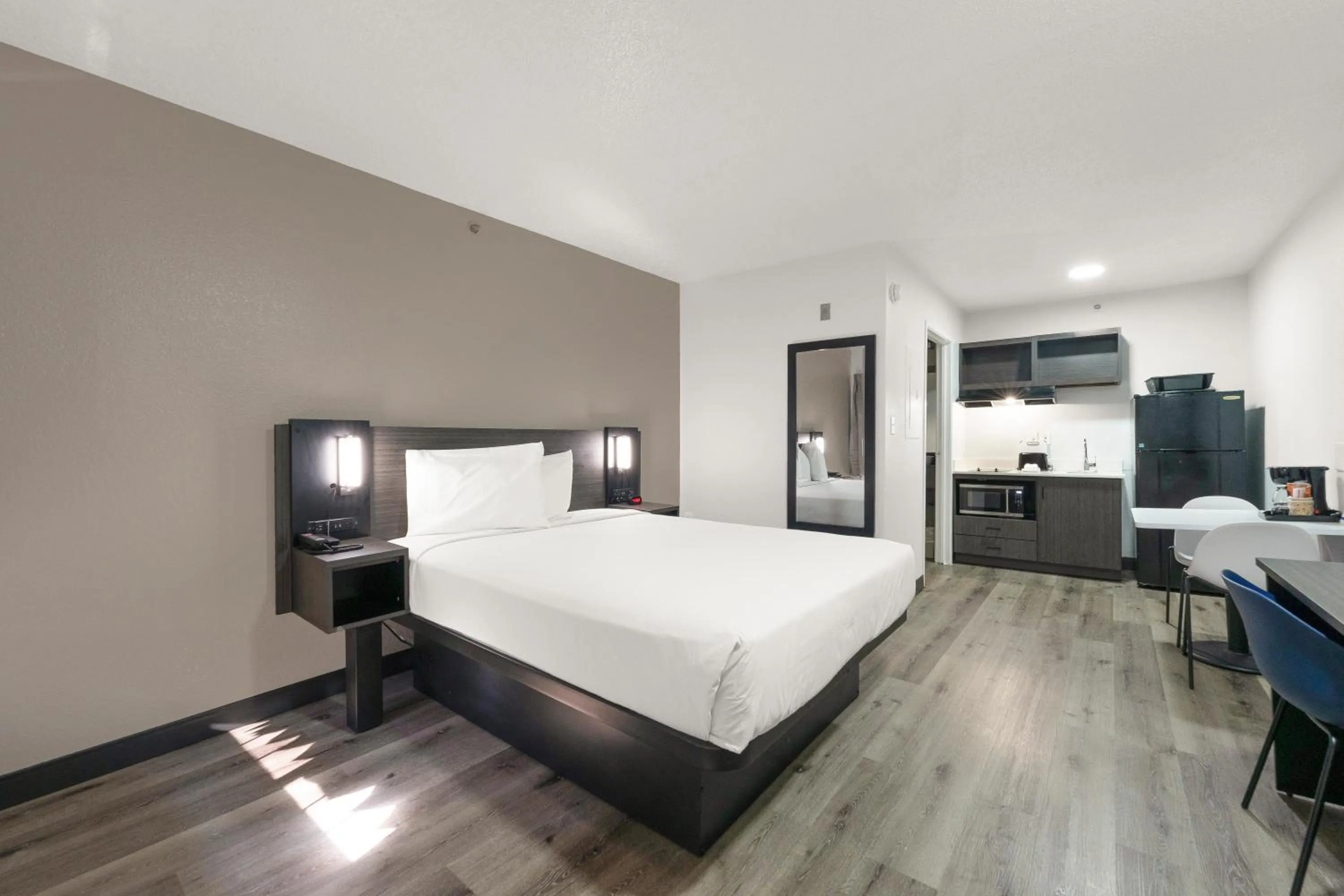 Bed in Studio 6-Tucker, GA - Atlanta Northlake