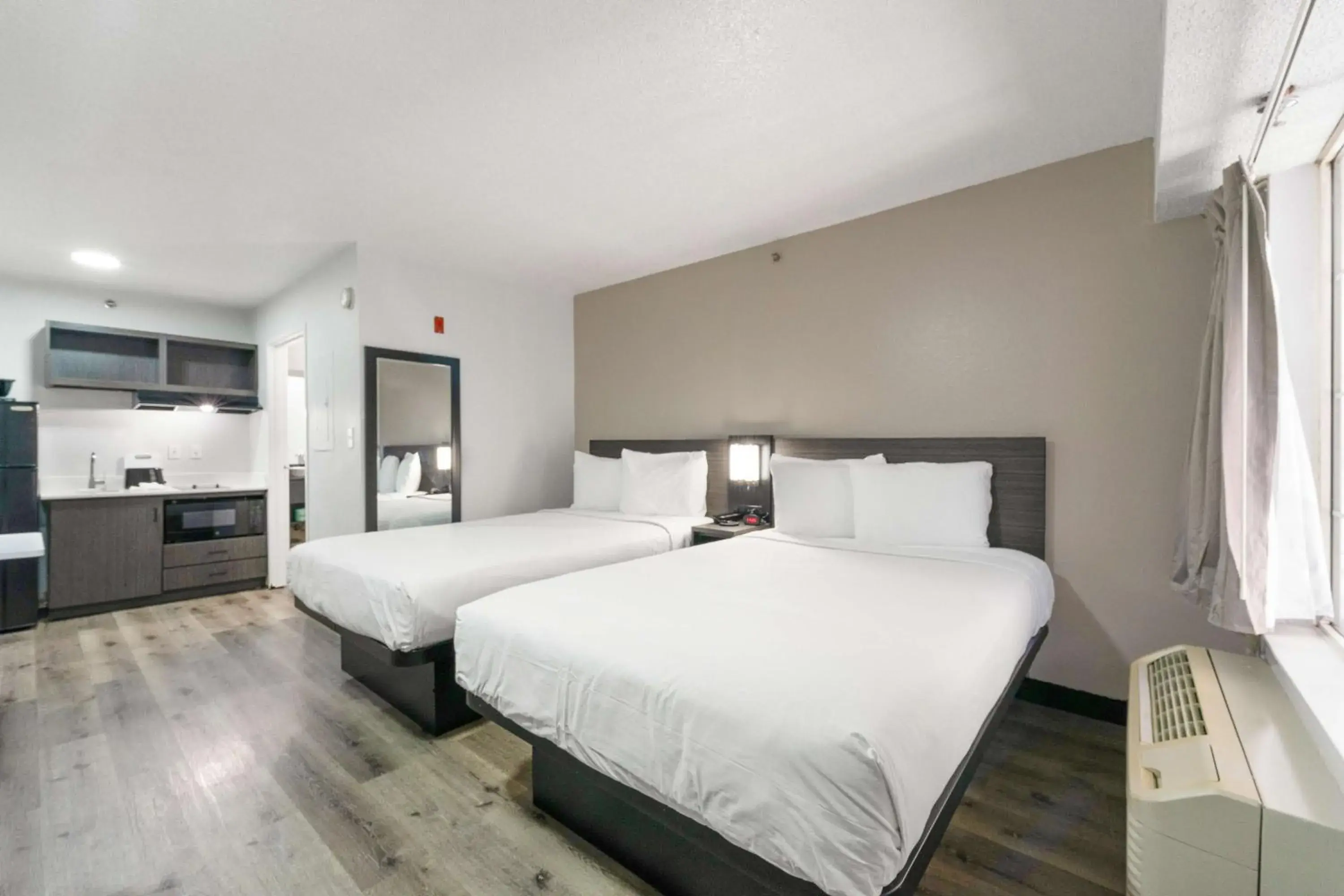 Bedroom, Bed in Studio 6-Tucker, GA - Atlanta Northlake Bedroom, Bed in Studio 6-Tucker, GA - Atlanta Northlake