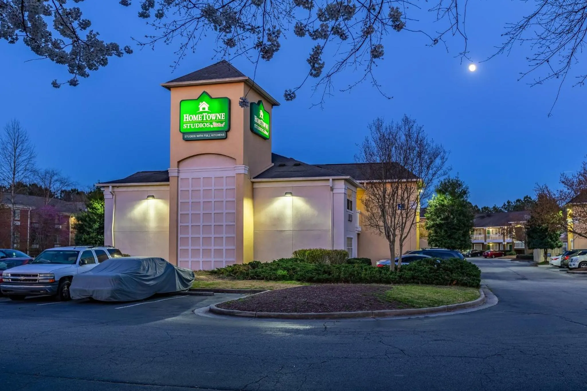 Facade/entrance in HomeTowne Studios by Red Roof Atlanta - Peachtree Corners