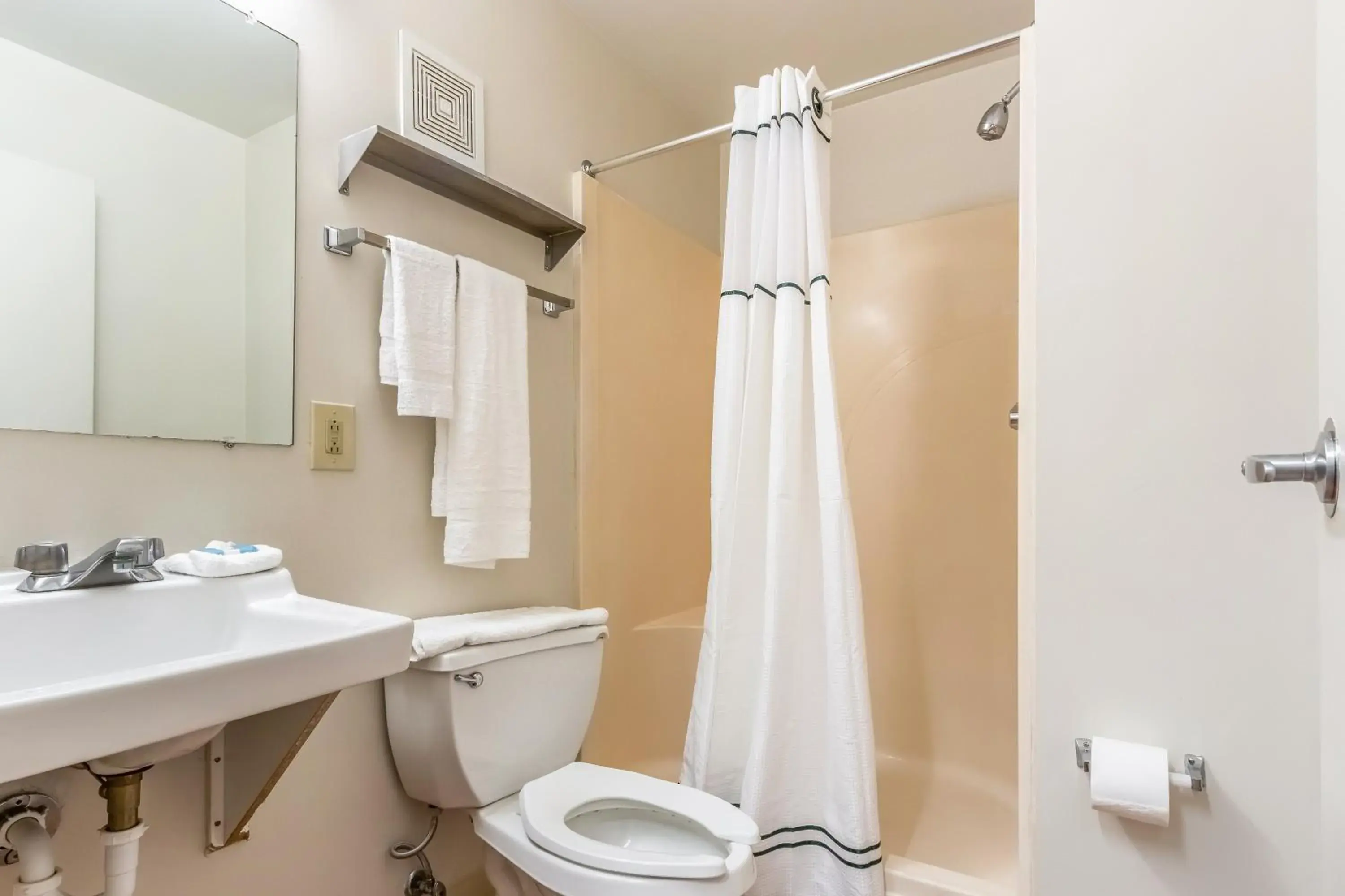 Photo of the whole room in Studio 51 Extended Stay Hotel Photo of the whole room in Studio 51 Extended Stay Hotel