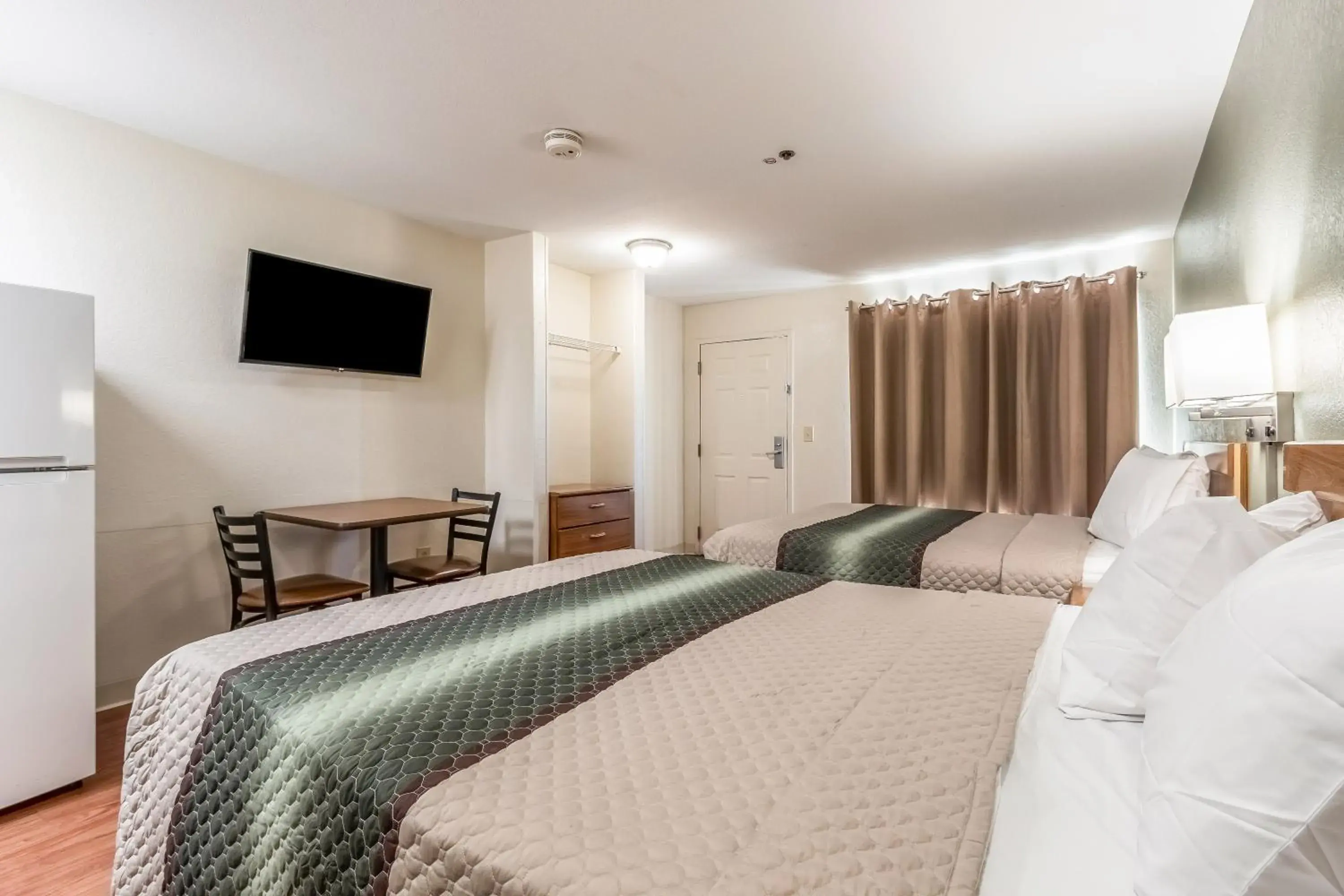 Photo of the whole room, Bed in Studio 51 Extended Stay Hotel Photo of the whole room, Bed in Studio 51 Extended Stay Hotel