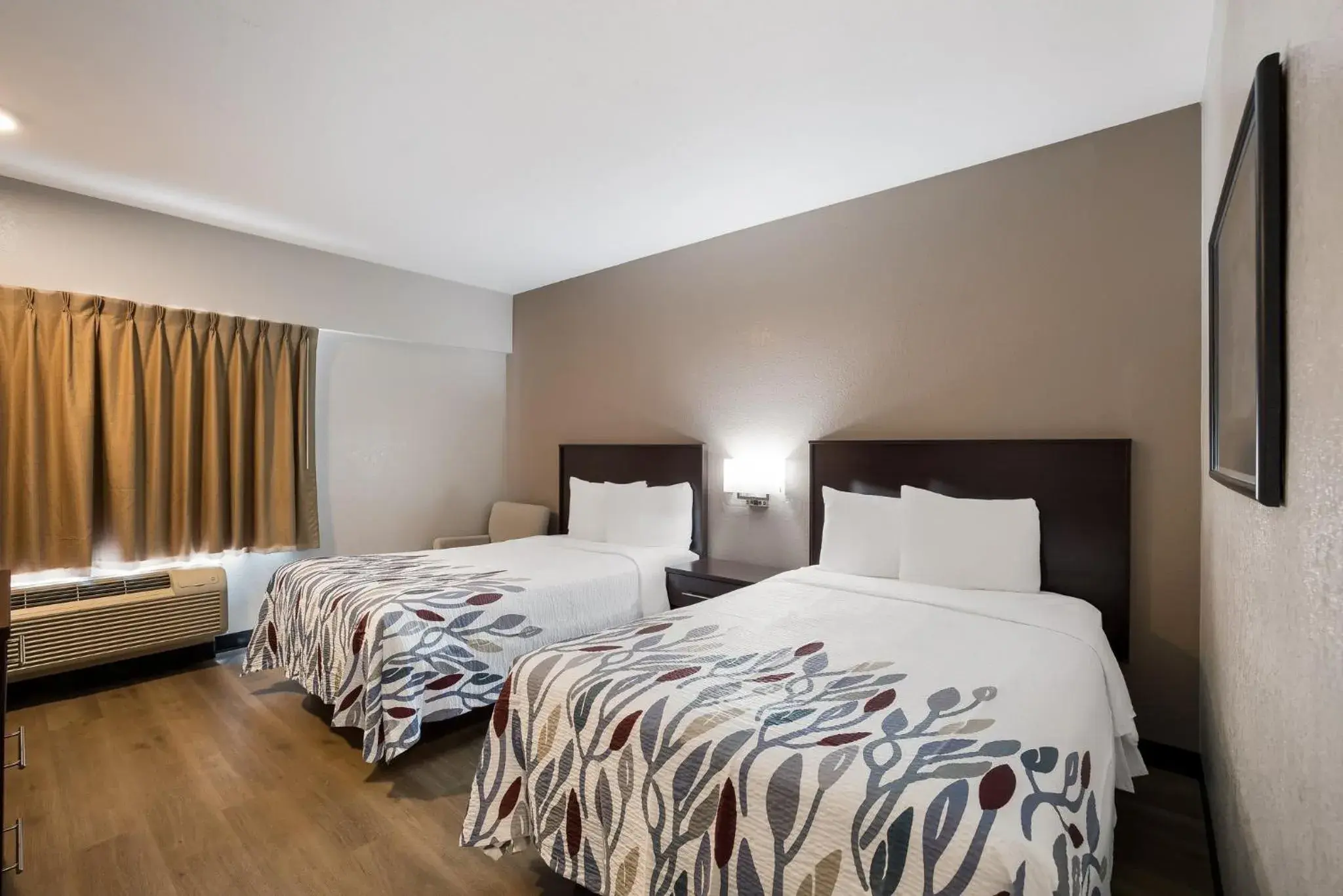 Deluxe Room with Two Double Beds Smoke Free in Red Roof Inn Tucson North - Marana Deluxe Room with Two Double Beds Smoke Free in Red Roof Inn Tucson North - Marana