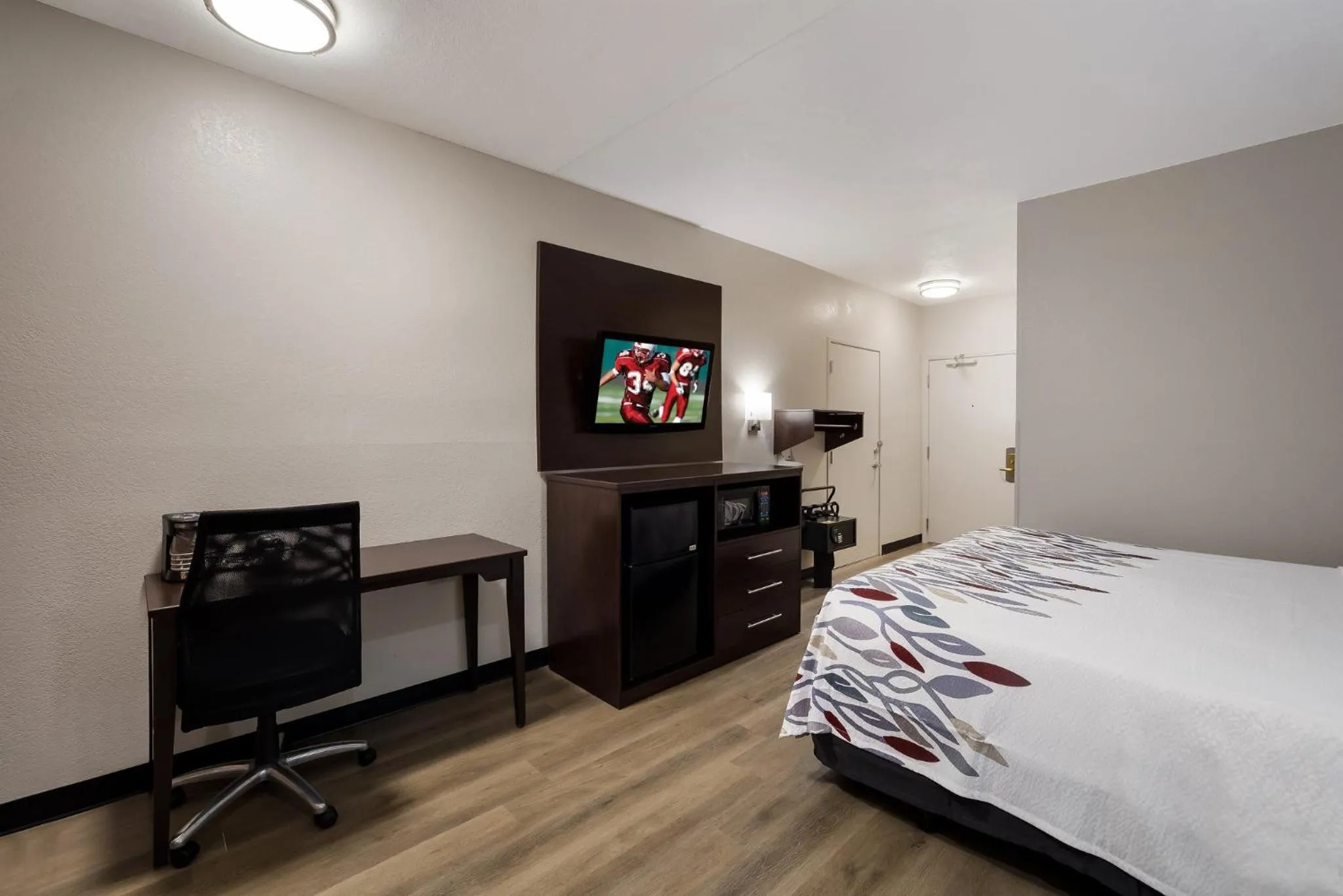 Bedroom, Bed in Red Roof Inn Tucson North - Marana