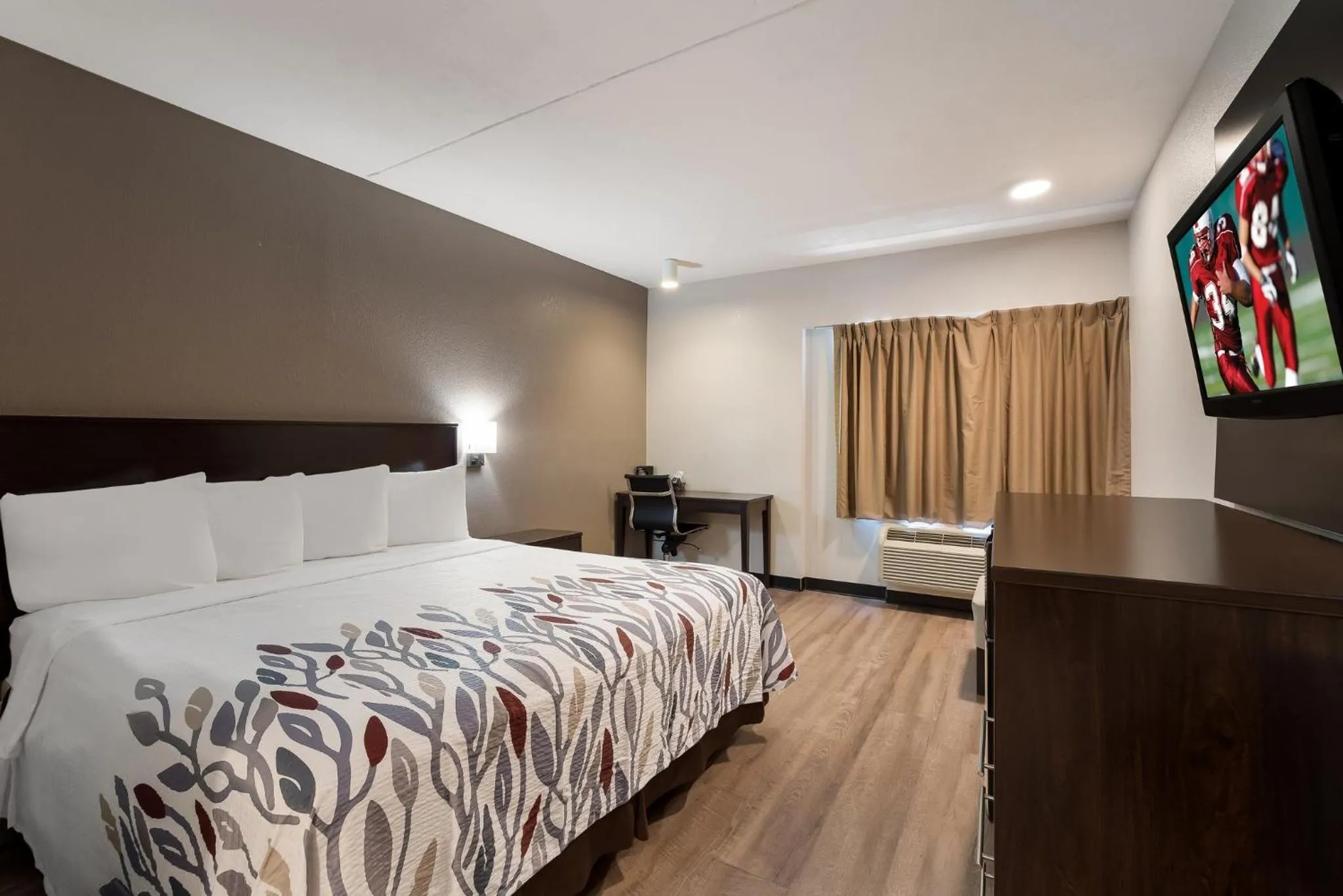 Bedroom, Bed in Red Roof Inn Tucson North - Marana