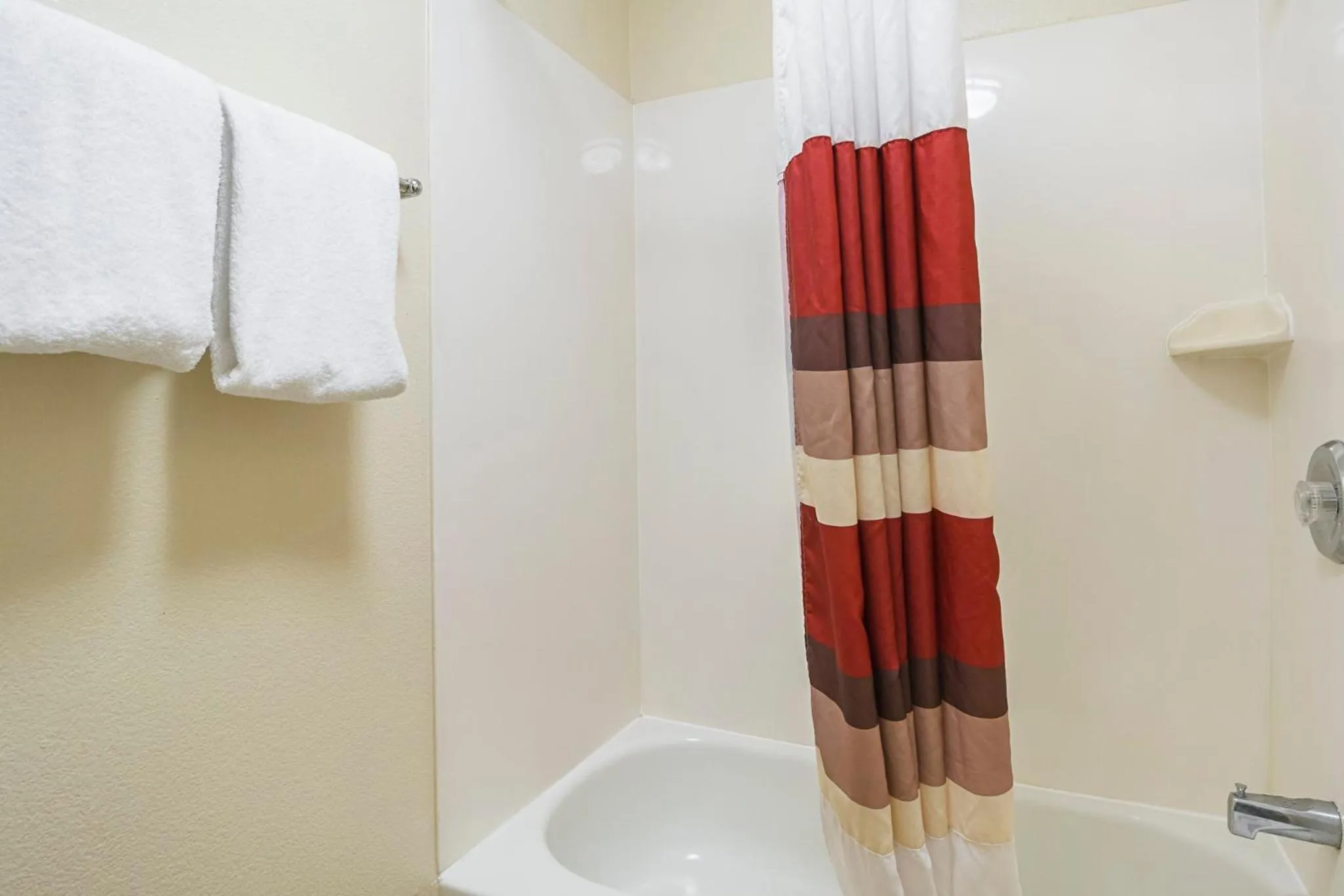 Bathroom in Red Roof Inn PLUS + Phoenix West