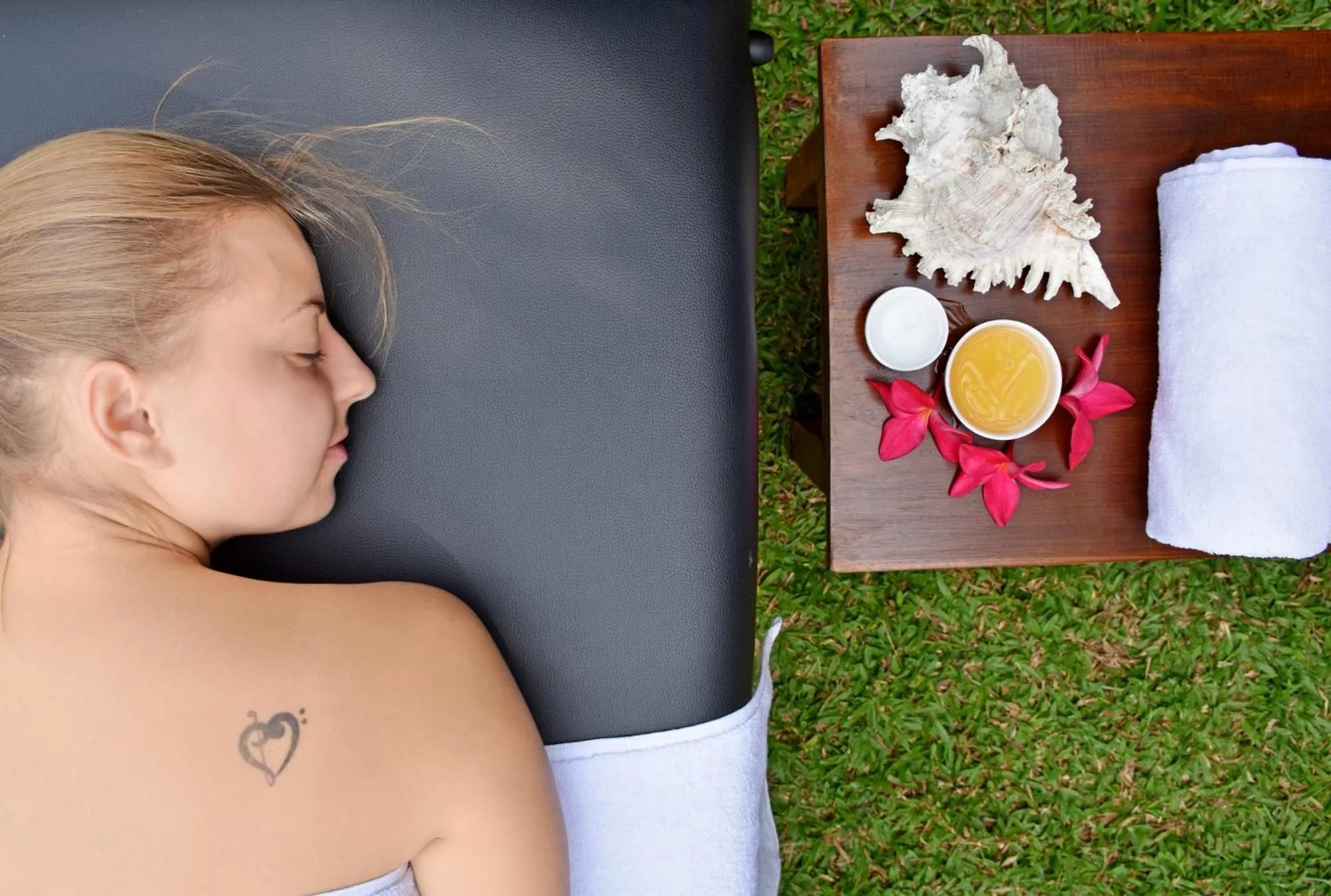 People in Melheim Beach Kalpitiya