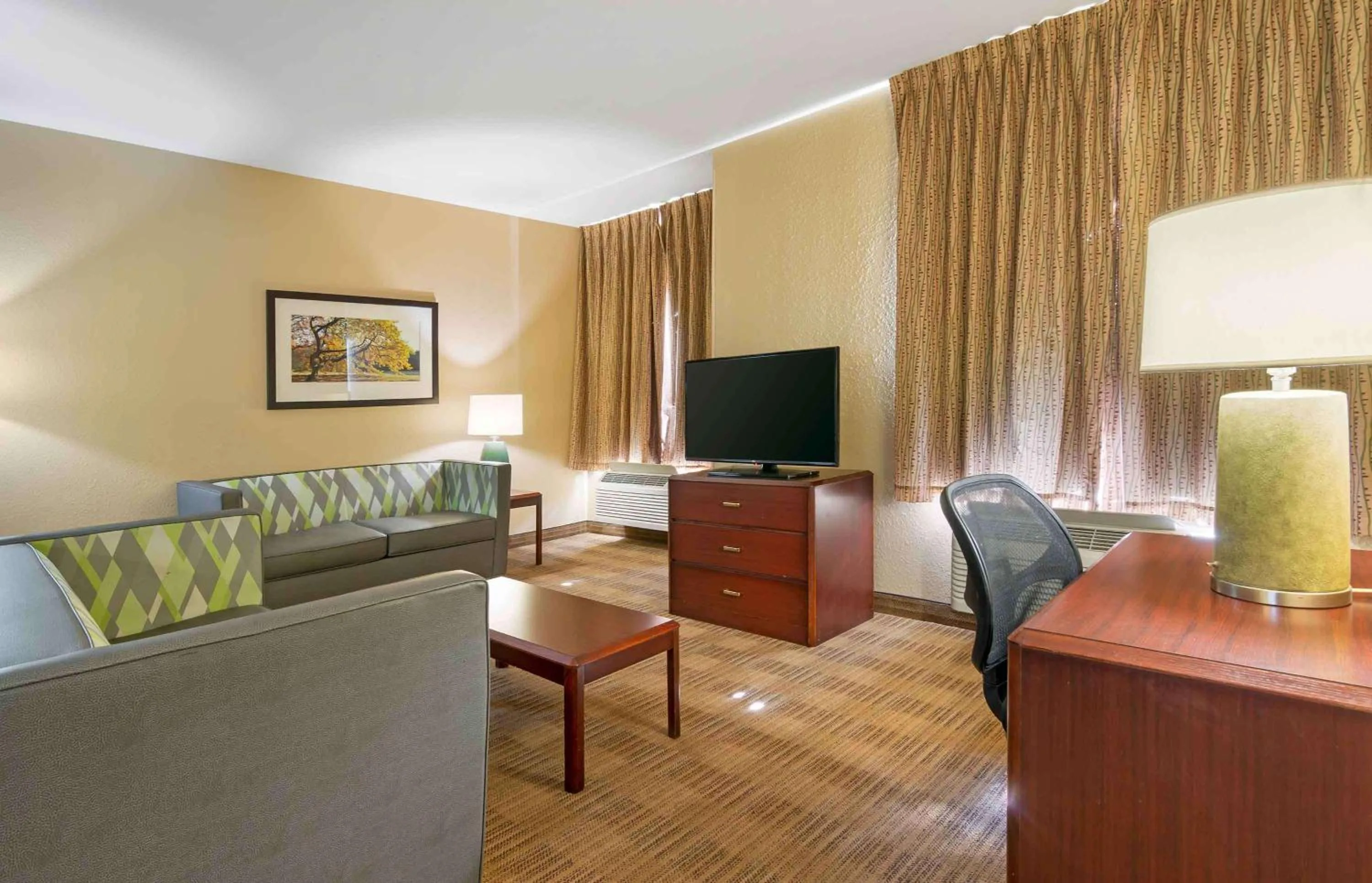 Bedroom in Extended Stay America Suites - Kansas City - Overland Park - Metcalf Ave