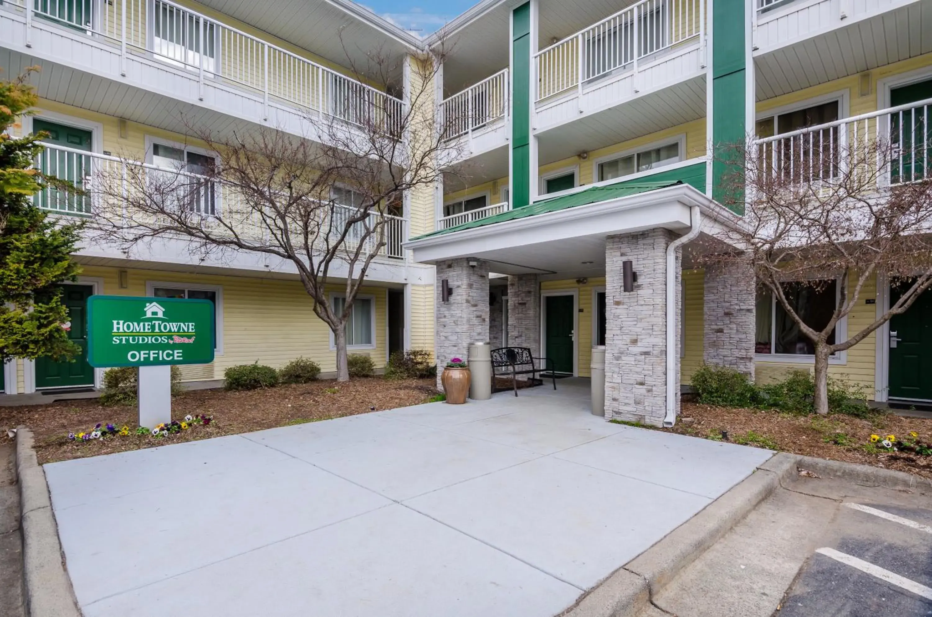 Property building in HomeTowne Studios by Red Roof Winston-Salem - University Pkwy Property building in HomeTowne Studios by Red Roof Winston-Salem - University Pkwy