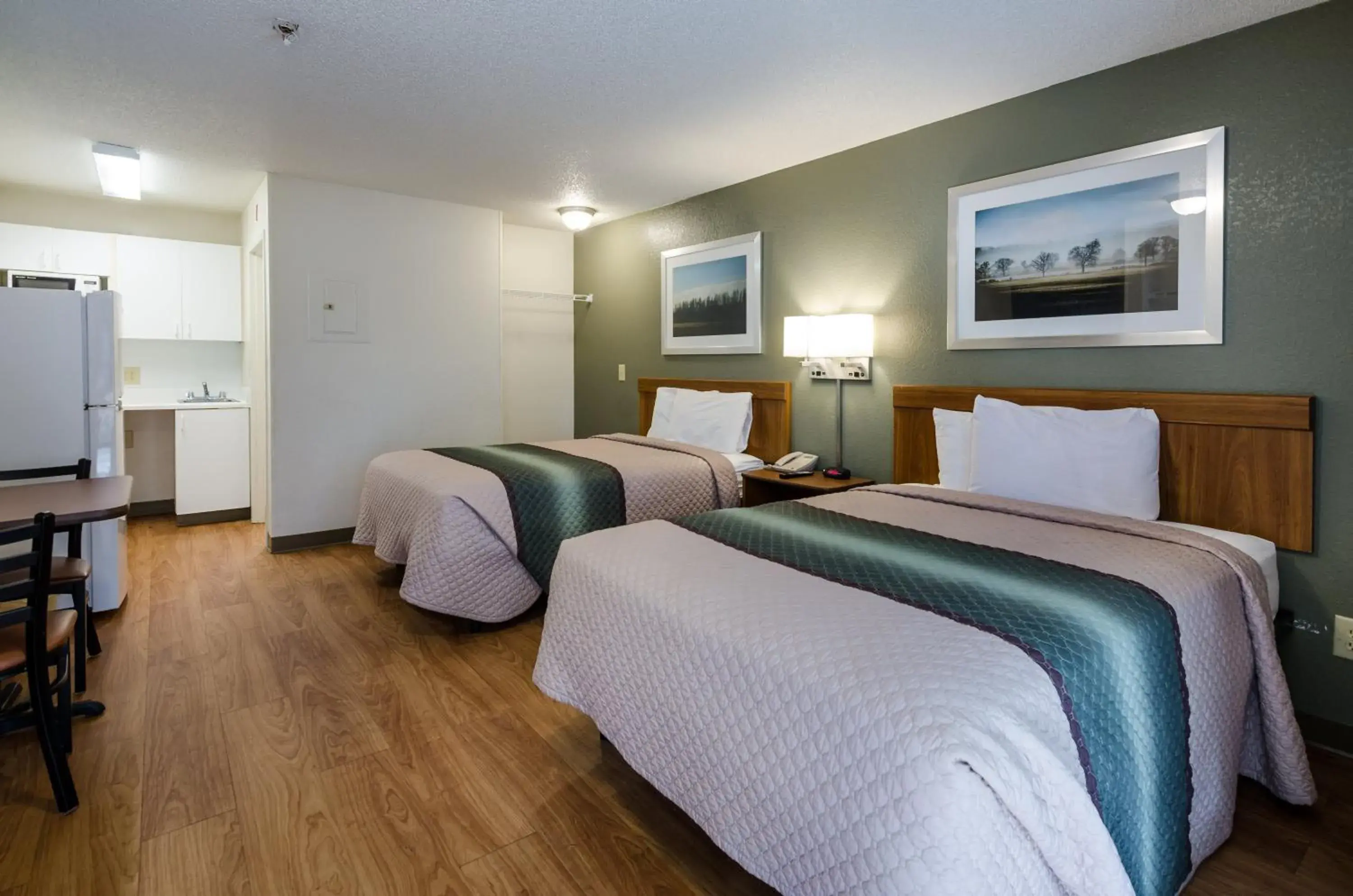 Studio Room with Two Double Beds Non-Smoking in HomeTowne Studios by Red Roof Winston-Salem - University Pkwy Studio Room with Two Double Beds Non-Smoking in HomeTowne Studios by Red Roof Winston-Salem - University Pkwy