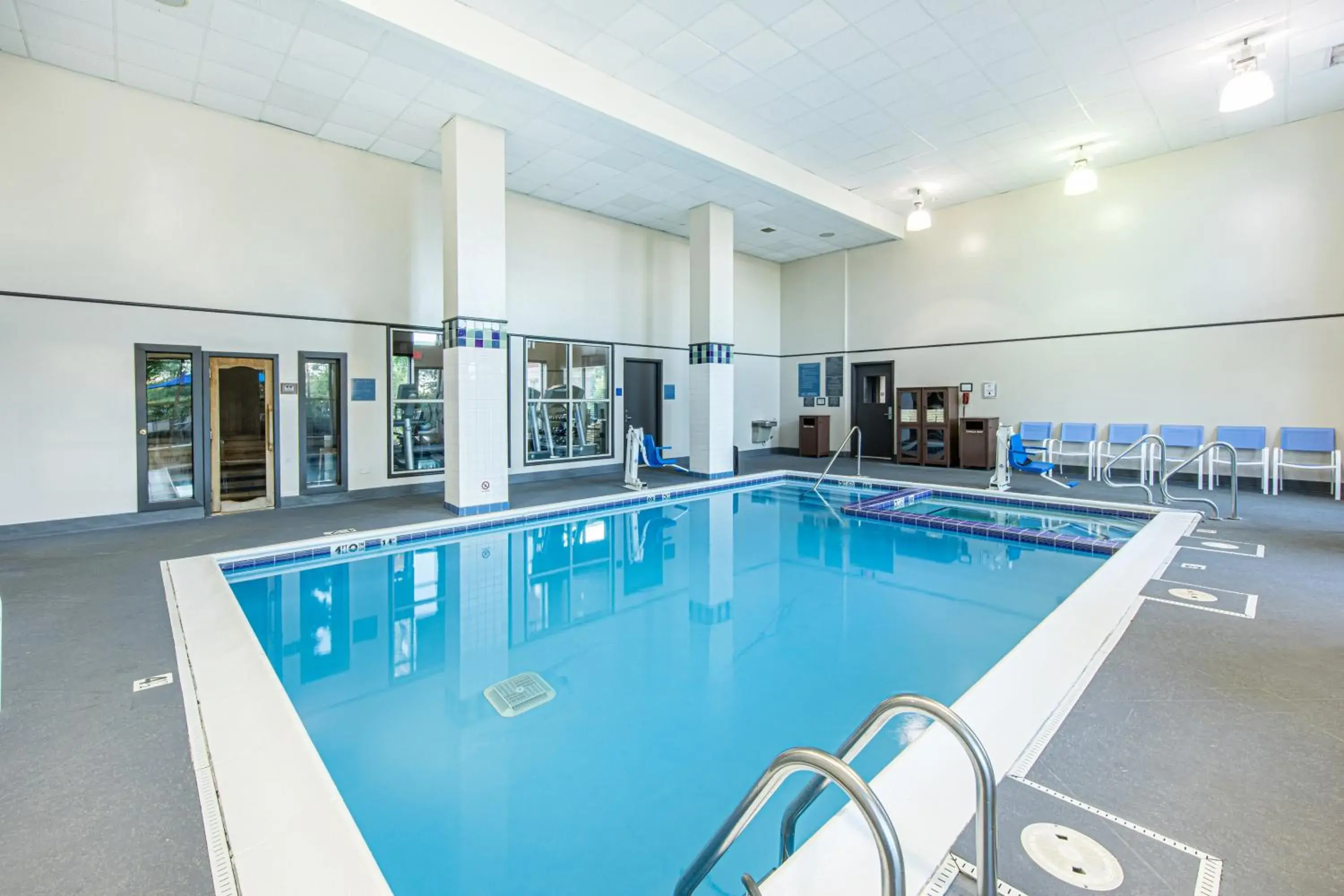 Swimming pool in Hyatt House Chicago Schaumburg Swimming pool in Hyatt House Chicago Schaumburg