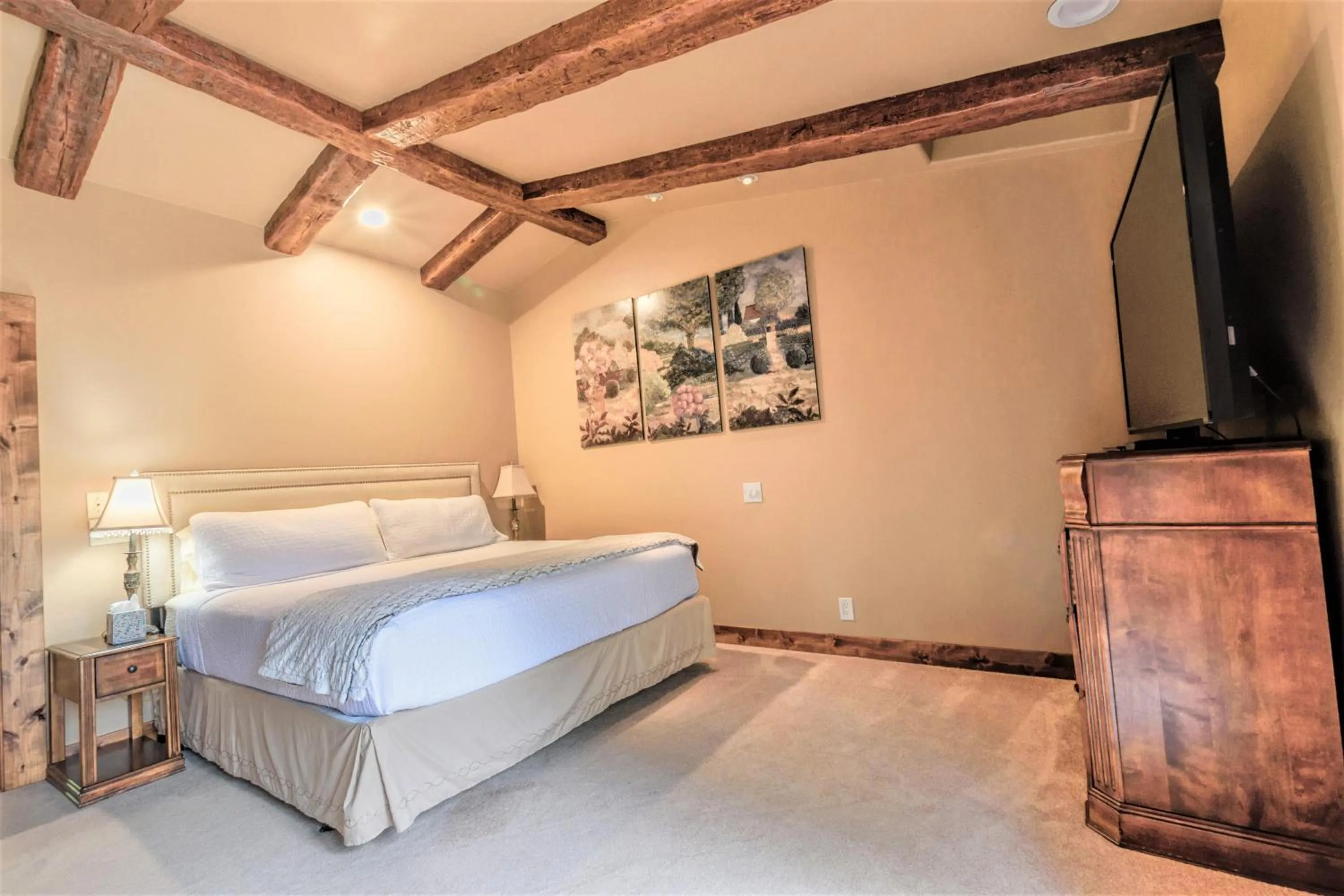 Bed in LX18: Golfer's Dream Retreat Estate