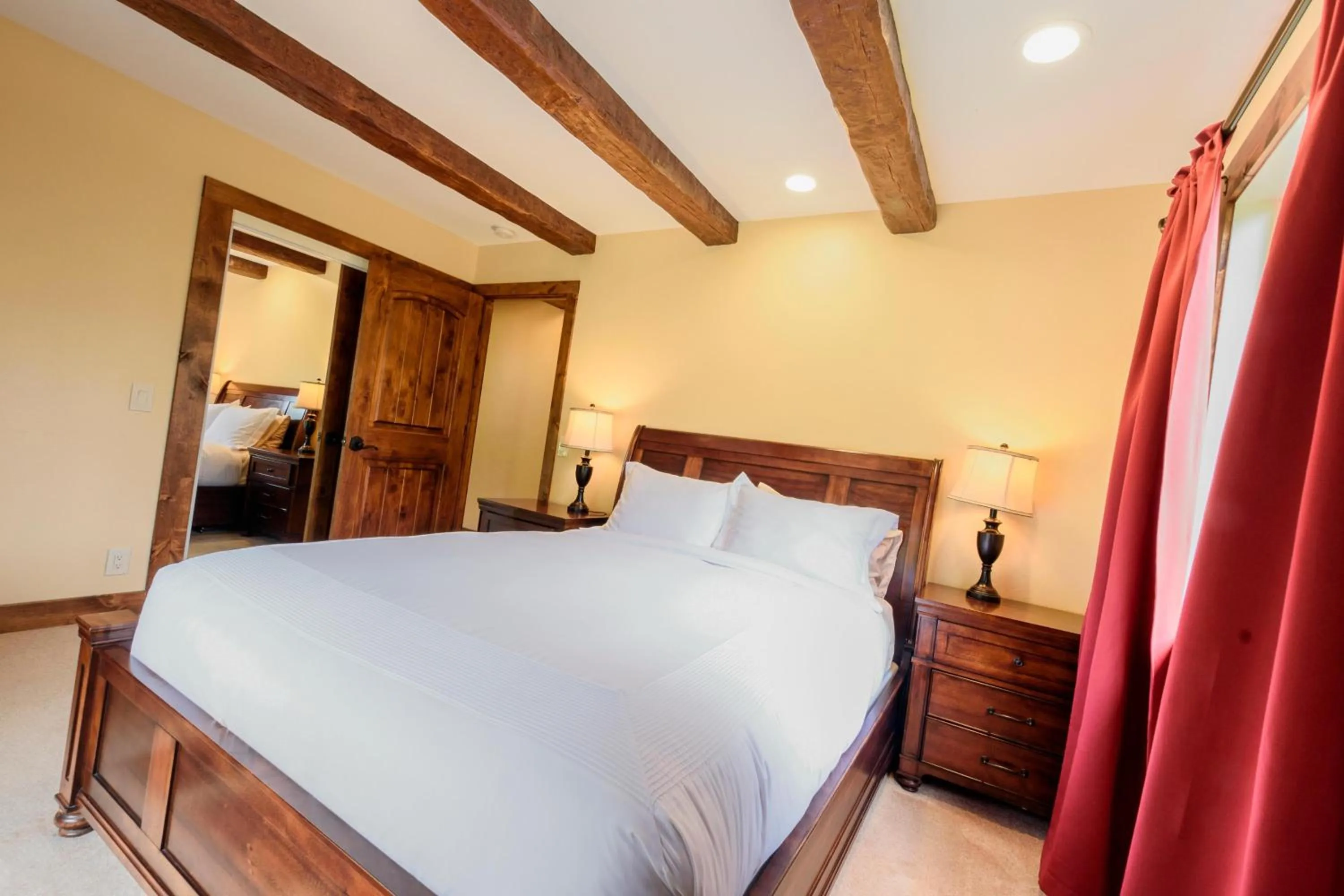 Bed in LX18: Golfer's Dream Retreat Estate