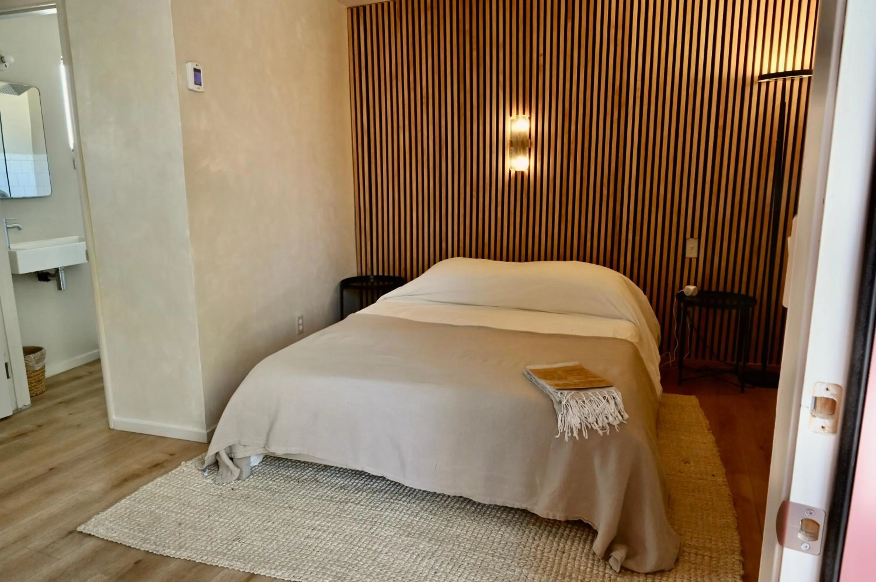 Bed in Miracle Manor Boutique Hotel & Spa