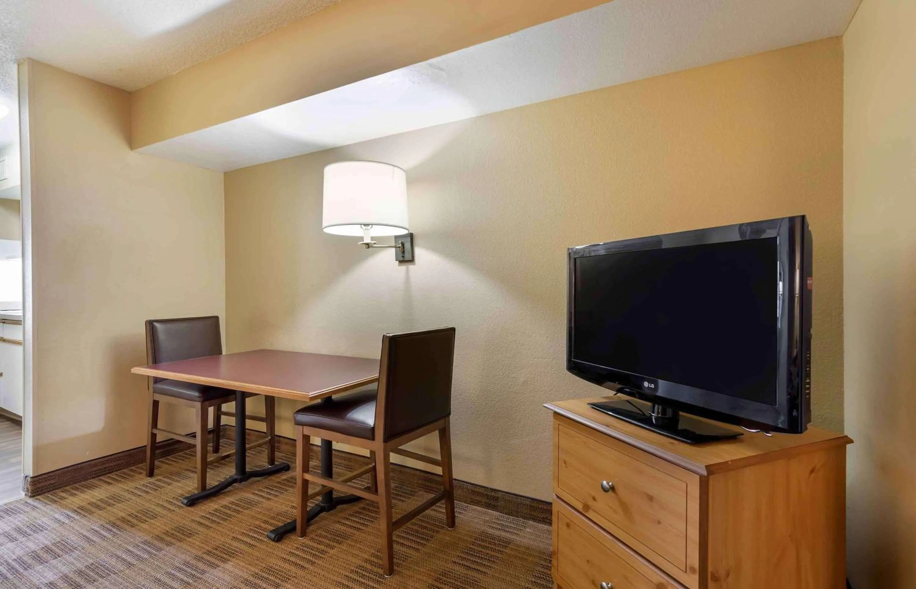 Bedroom in Extended Stay America Suites - Washington, DC - Rockville