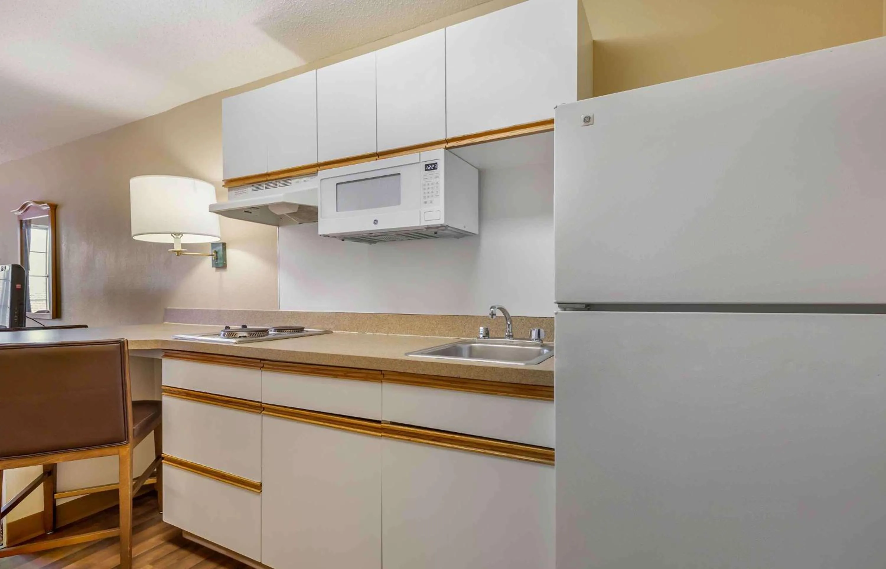 Kitchen or kitchenette in Extended Stay America Suites - Washington, DC - Rockville
