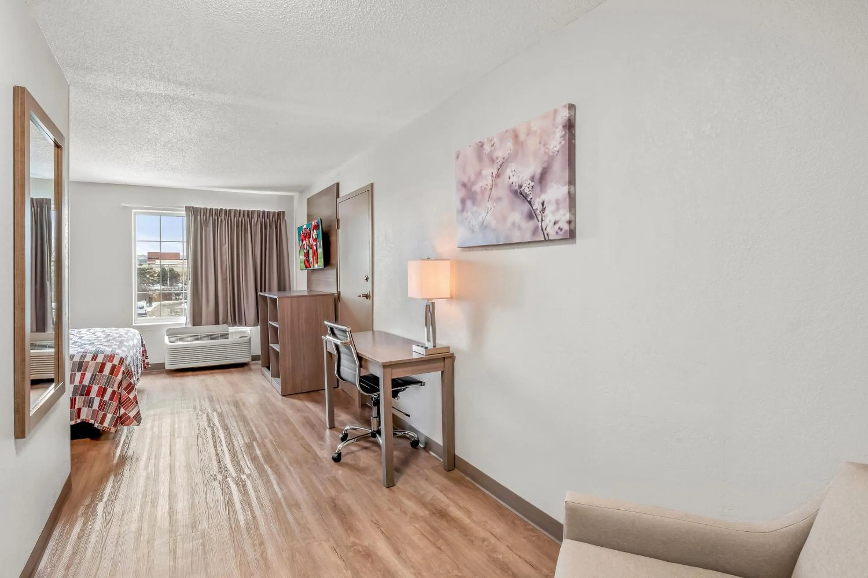 Property building, Bed in Red Roof Inn Southfield