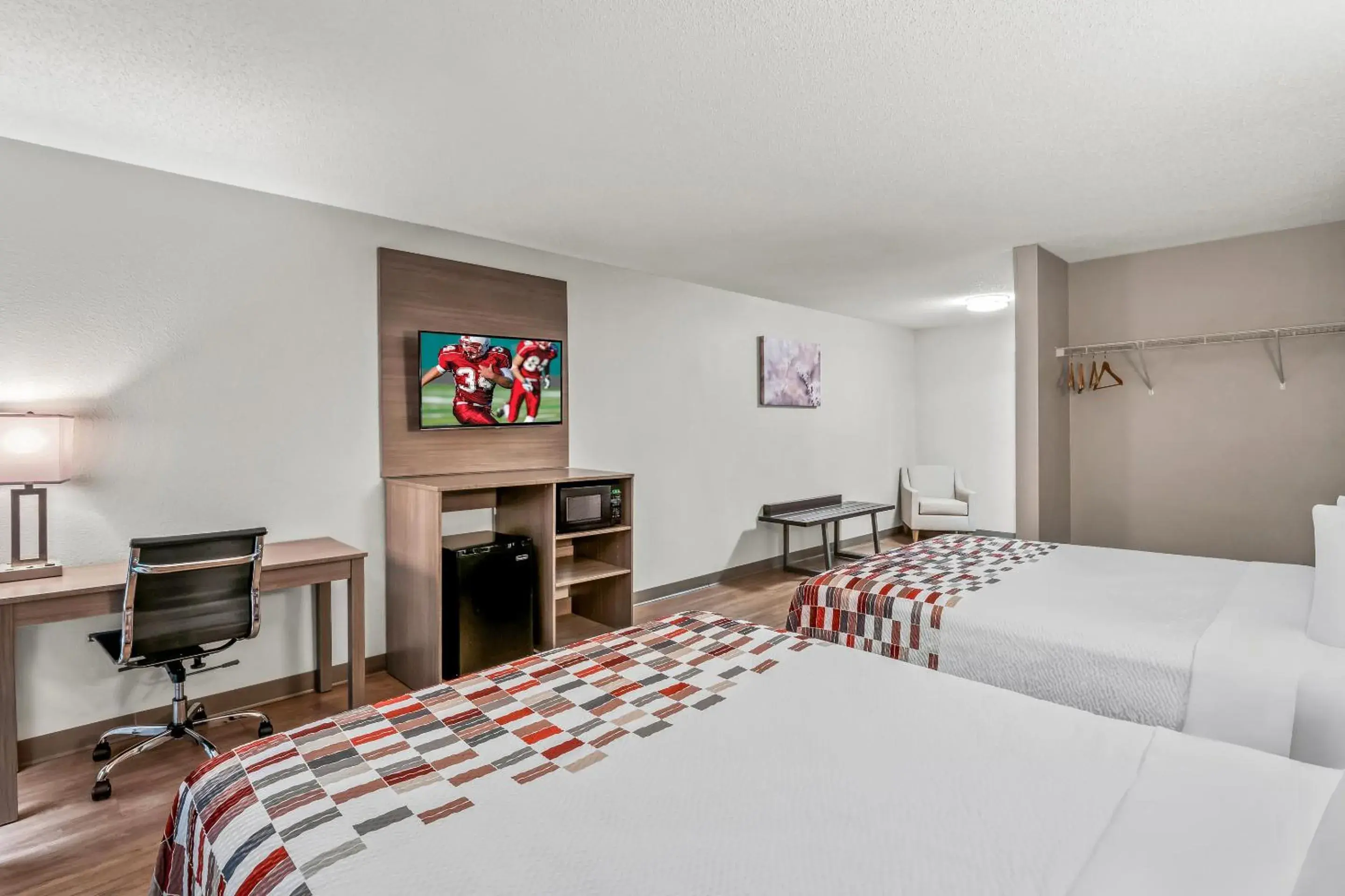 Bedroom, Bed in Red Roof Inn Southfield Bedroom, Bed in Red Roof Inn Southfield