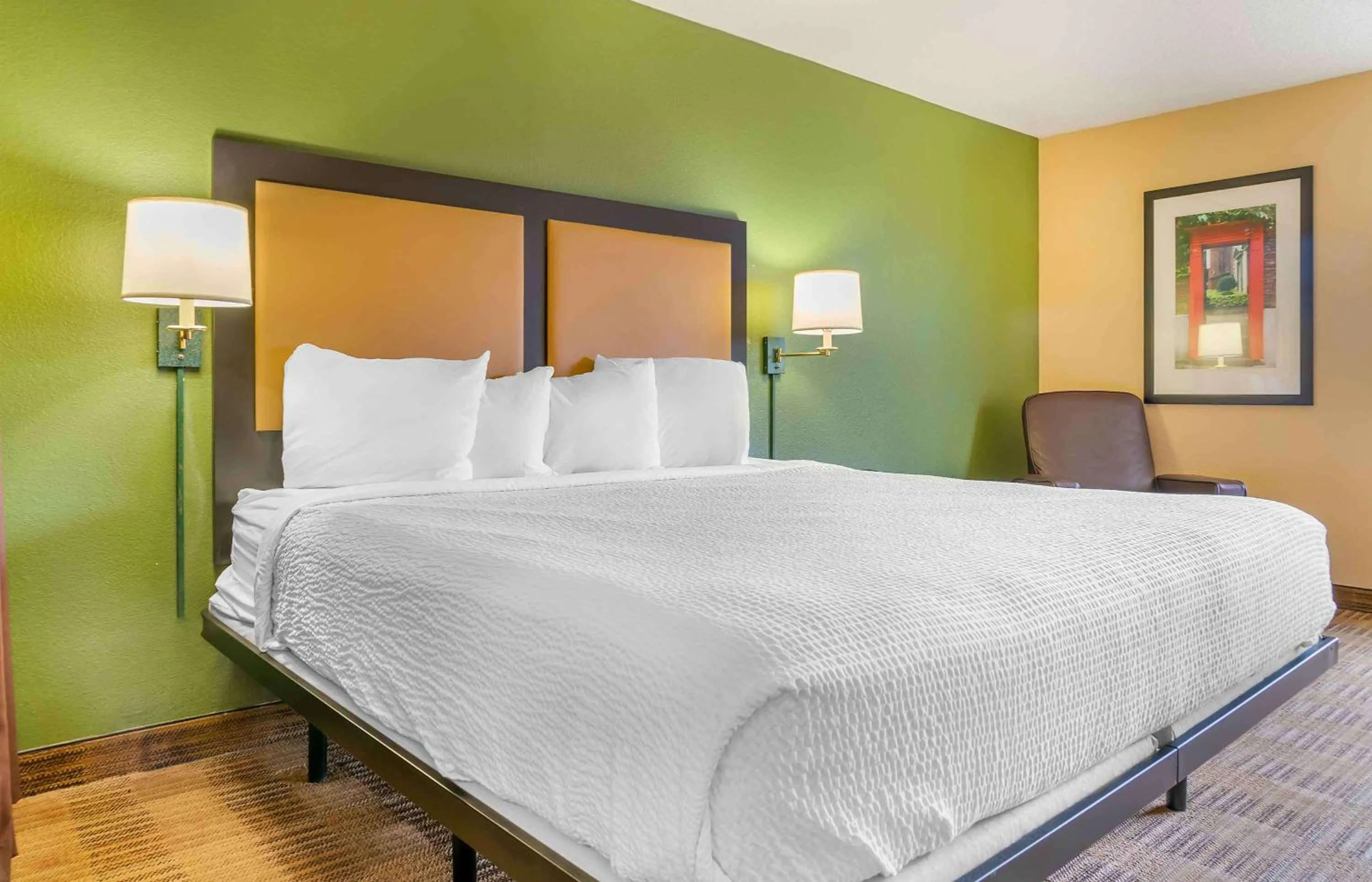 Bedroom, Bed in Auburn Hills Extended Stay Inn