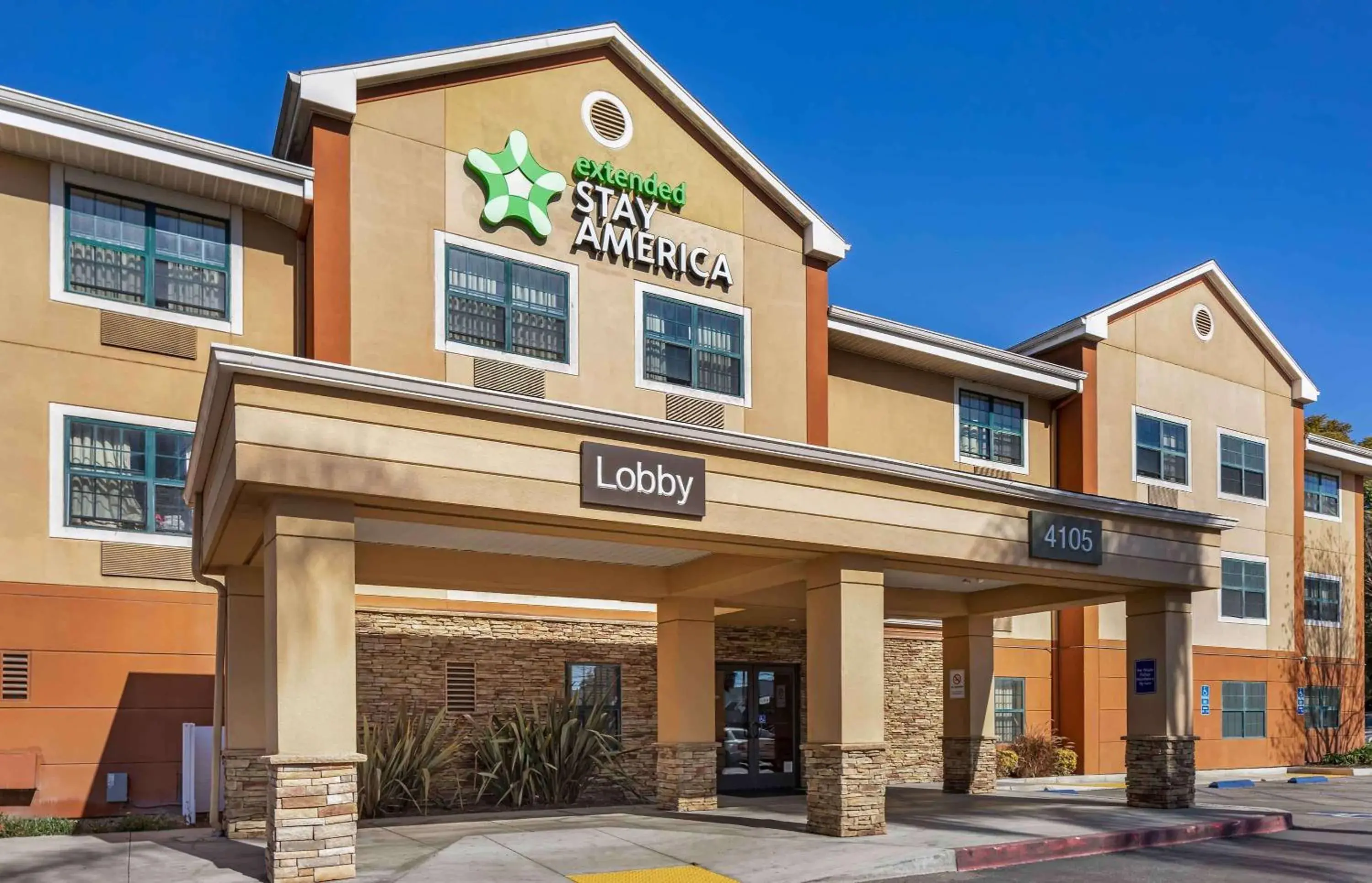 Property building in Extended Stay America Suites - Los Angeles - Long Beach Airport Property building in Extended Stay America Suites - Los Angeles - Long Beach Airport