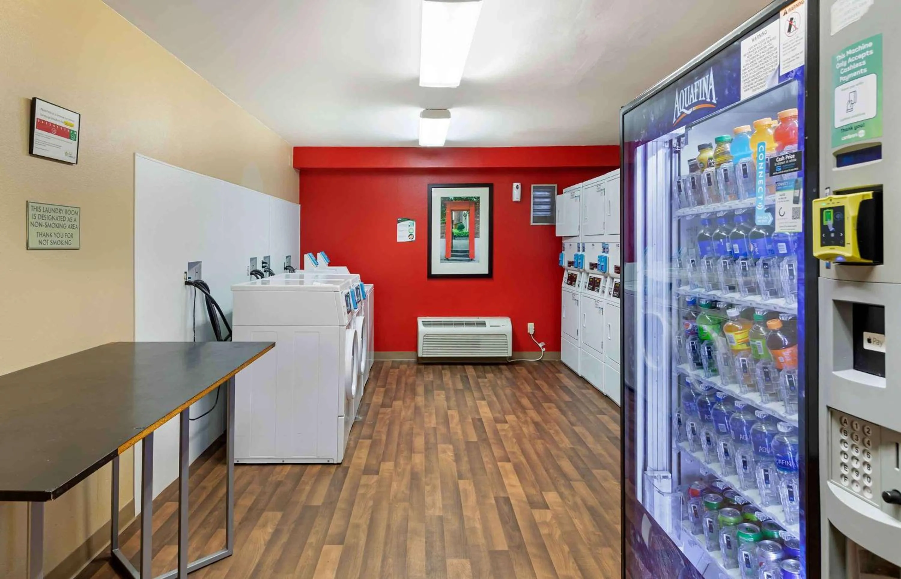 Property building in Extended Stay America Suites - Los Angeles - Long Beach Airport