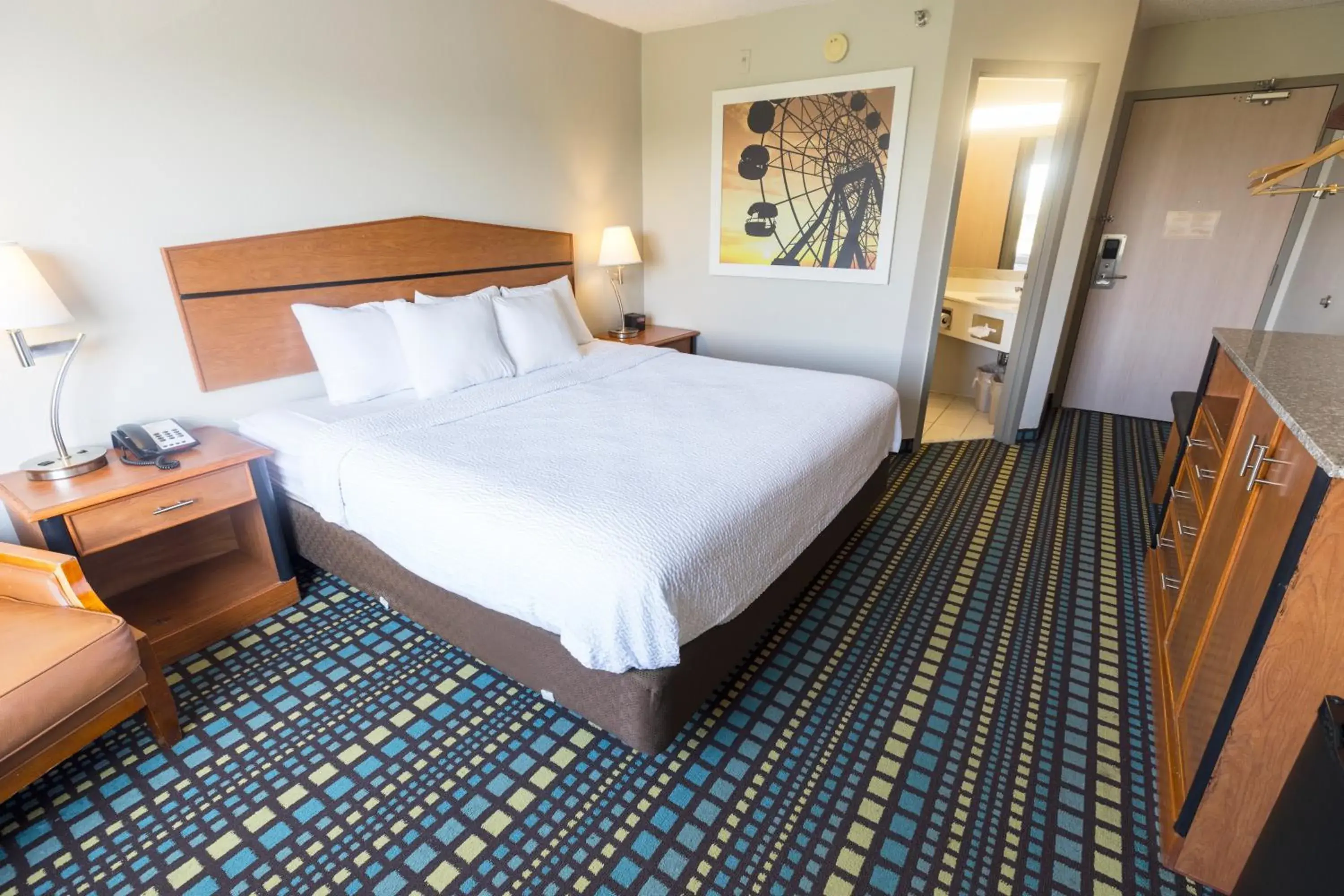 Bed in Days Inn by Wyndham Florence Cincinnati Area Bed in Days Inn by Wyndham Florence Cincinnati Area