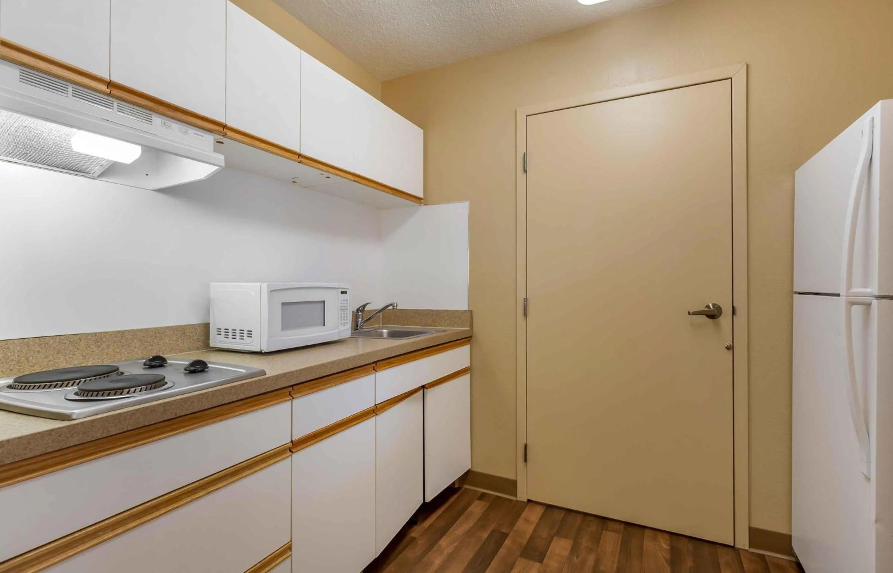 Kitchen or kitchenette in Extended Stay America Suites - Orange County - Cypress