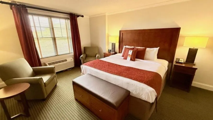 Bed in Brasstown Valley Resort & Spa