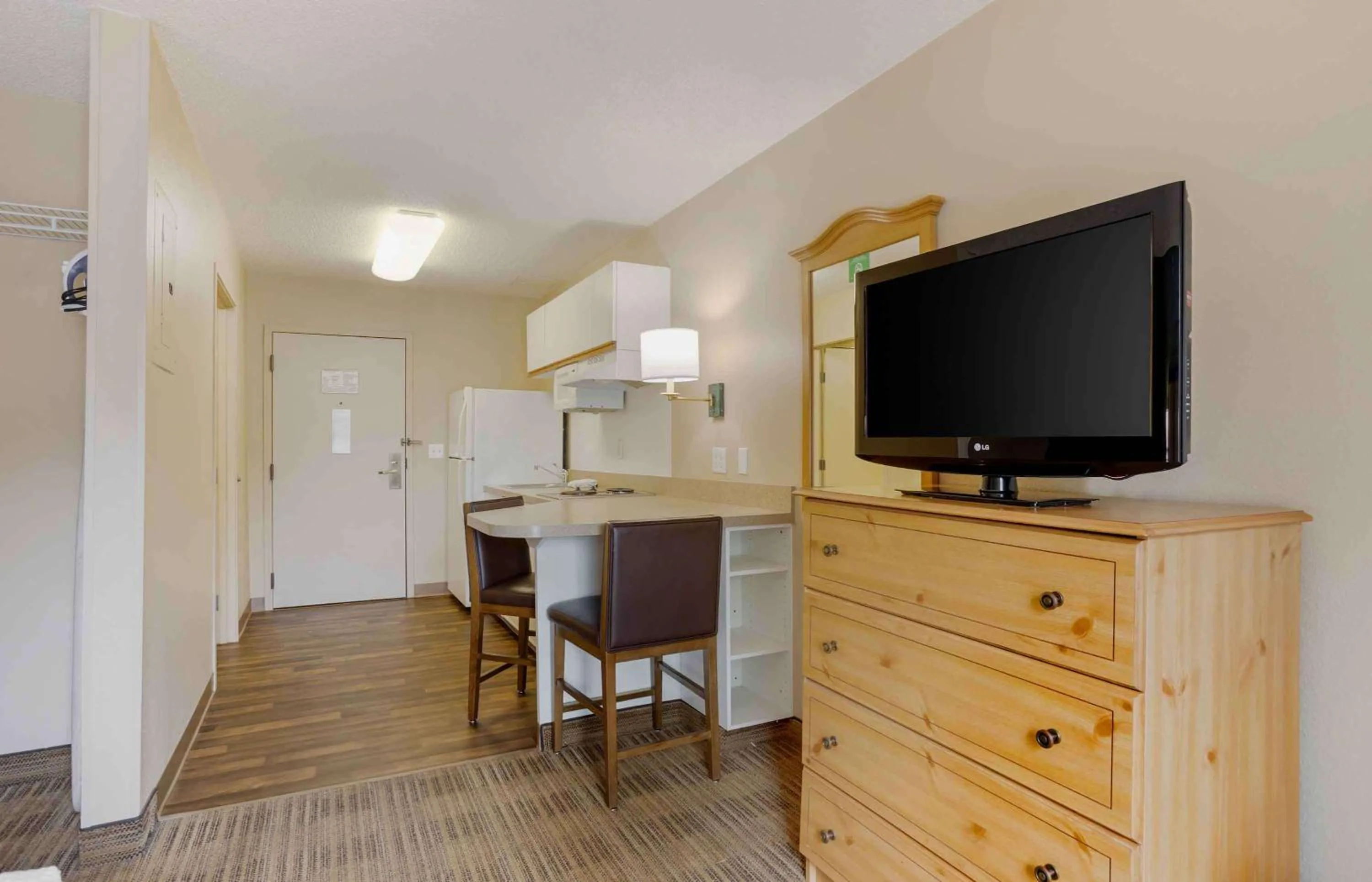 Bedroom in Extended Stay America Suites - Memphis - Germantown