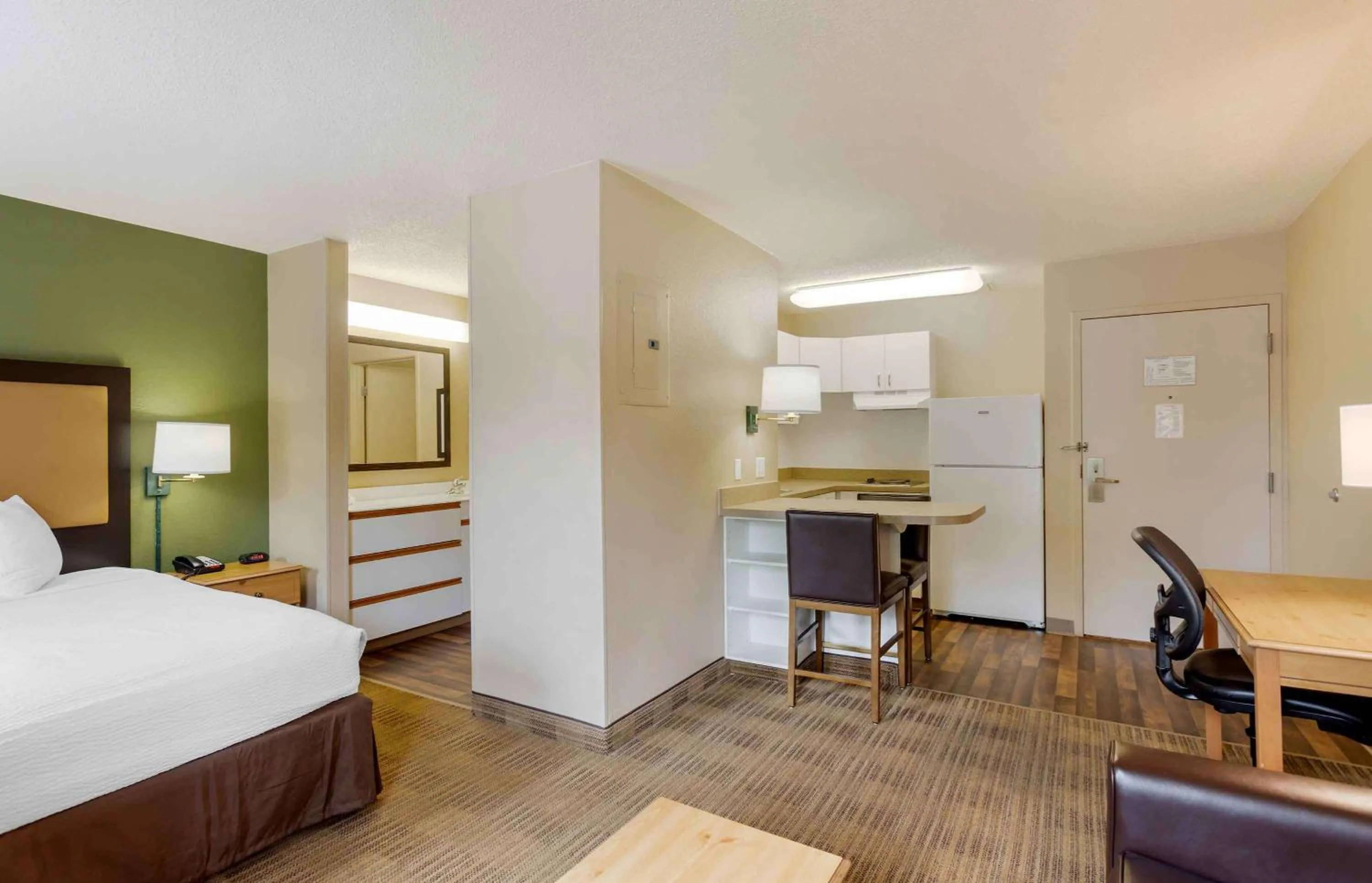 Bedroom, Bed in Extended Stay America Suites - Memphis - Germantown