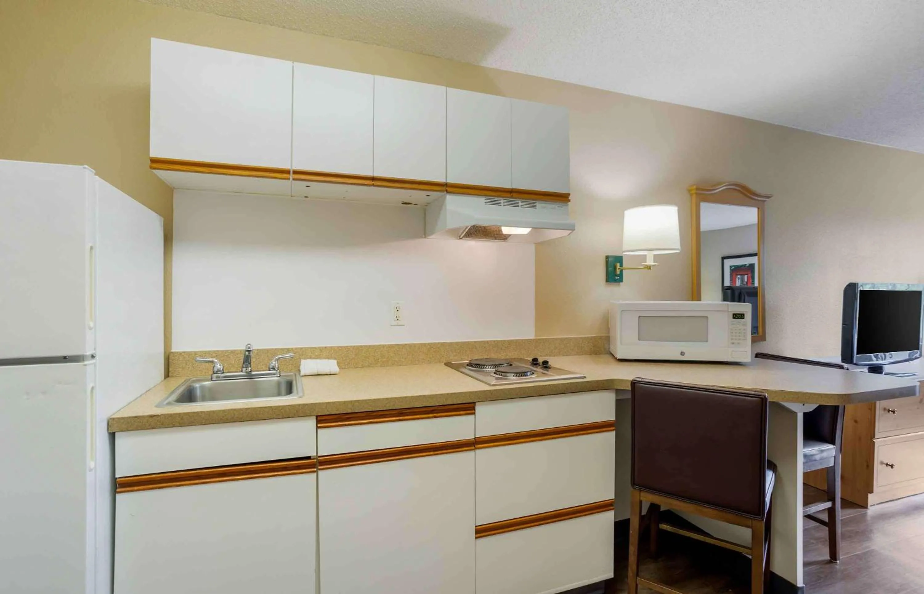 Kitchen or kitchenette in Extended Stay America Suites - Memphis - Germantown