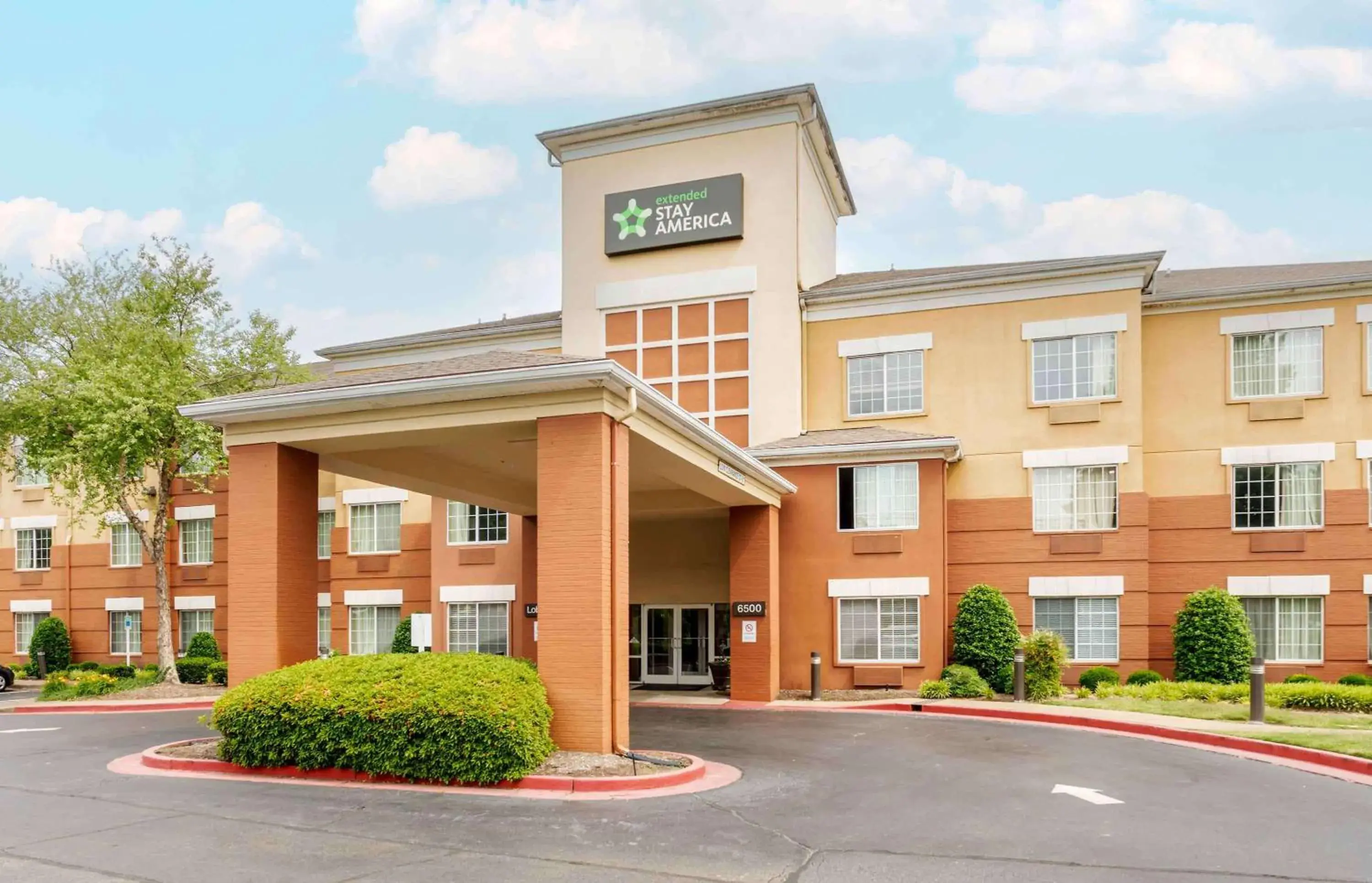 Property building in Extended Stay America Suites - Memphis - Germantown Property building in Extended Stay America Suites - Memphis - Germantown