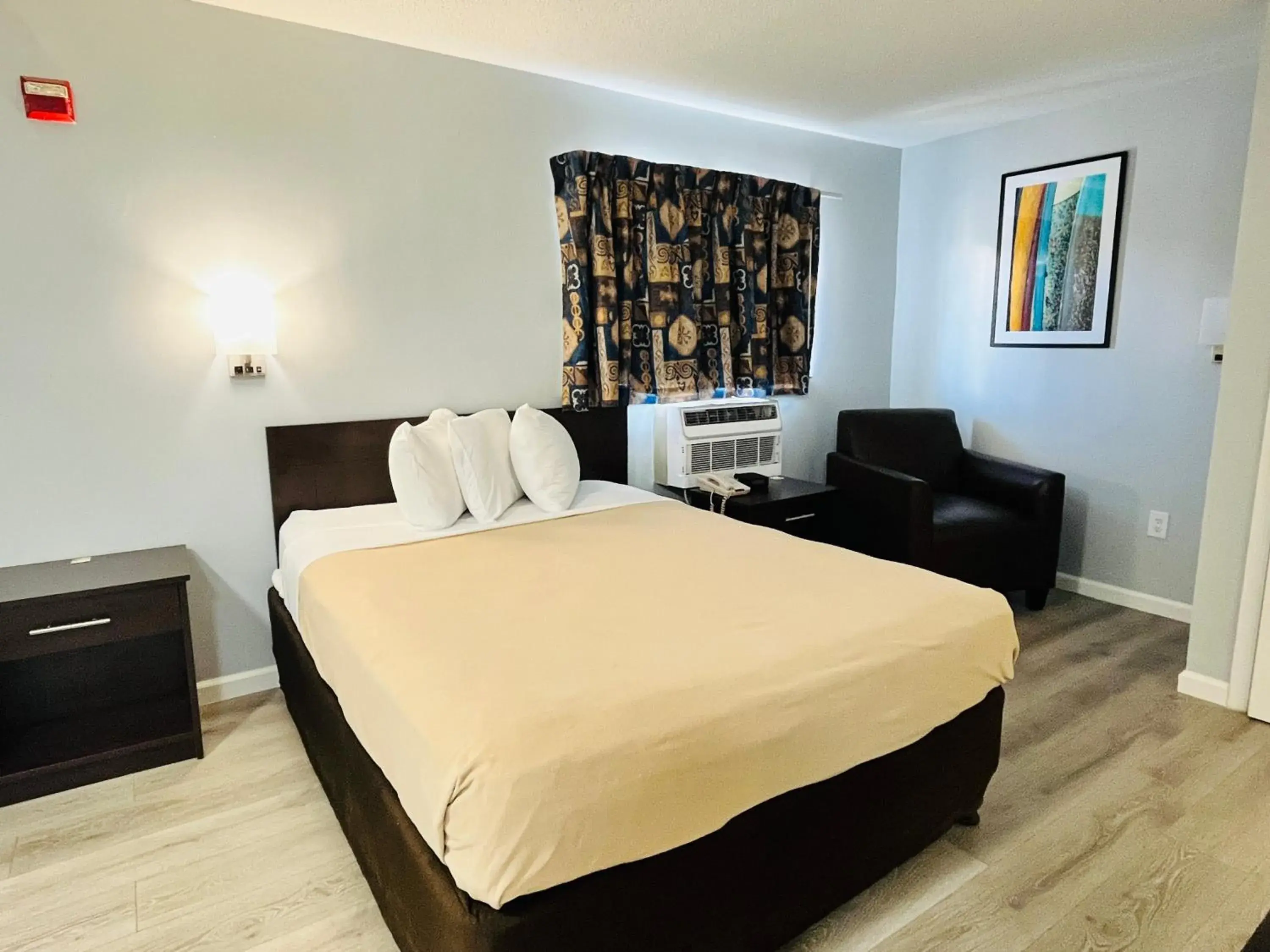 Bed in Tampa Bay Extended Stay - Airport Bed in Tampa Bay Extended Stay - Airport