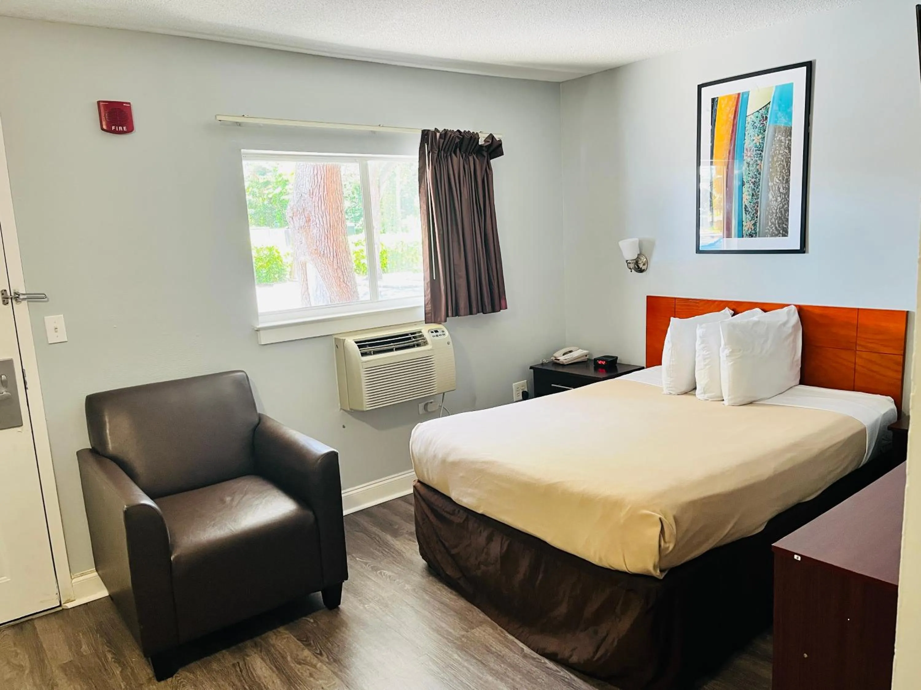 Bed in Tampa Bay Extended Stay - Airport