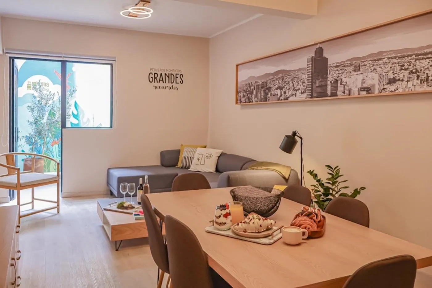 Dining area in Mi Zona Lodging WTC