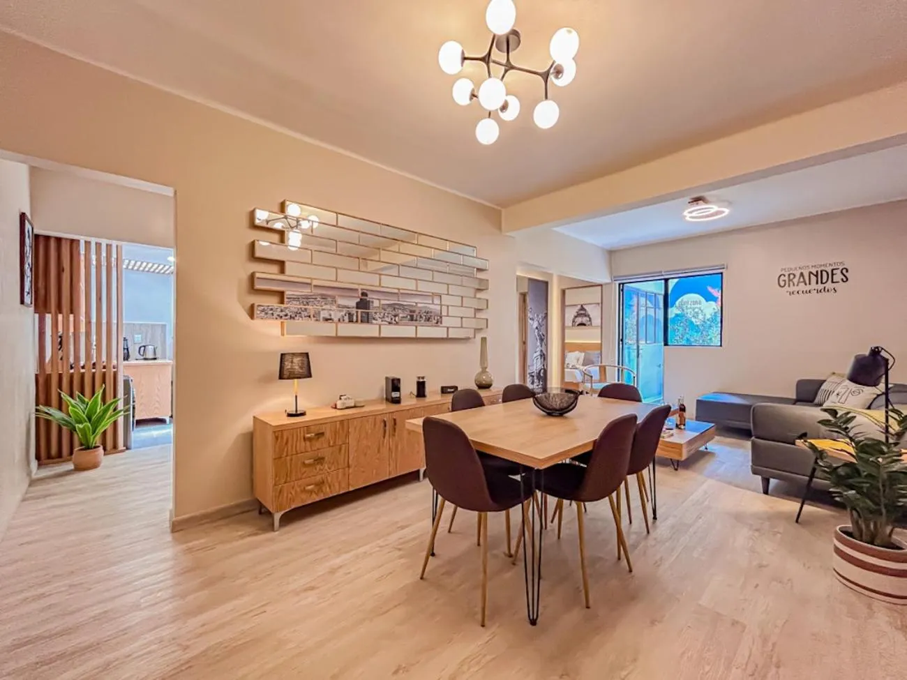 Dining area in Mi Zona Lodging WTC