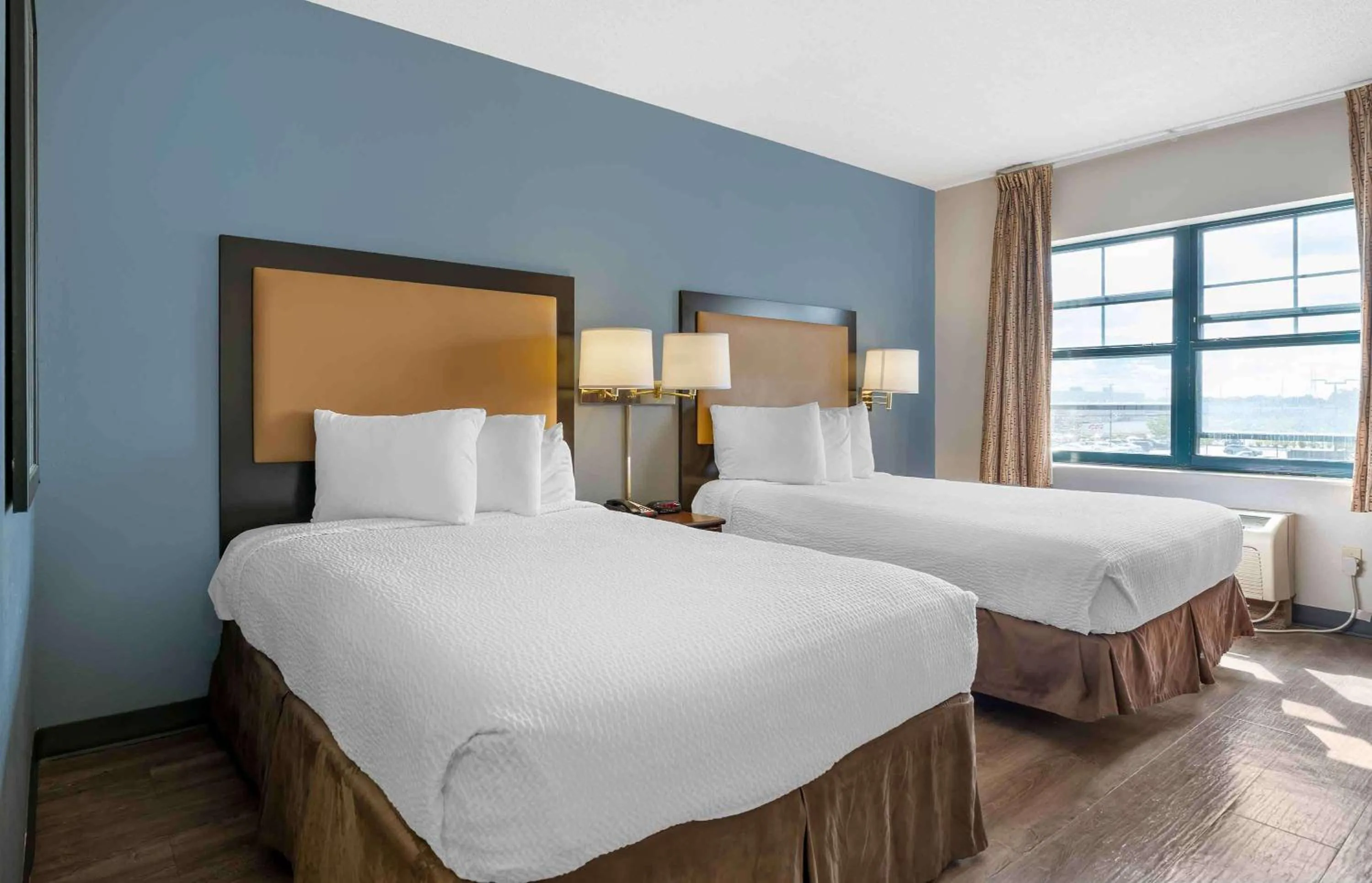Bedroom, Bed in Extended Stay America Suites - Chicago - Midway