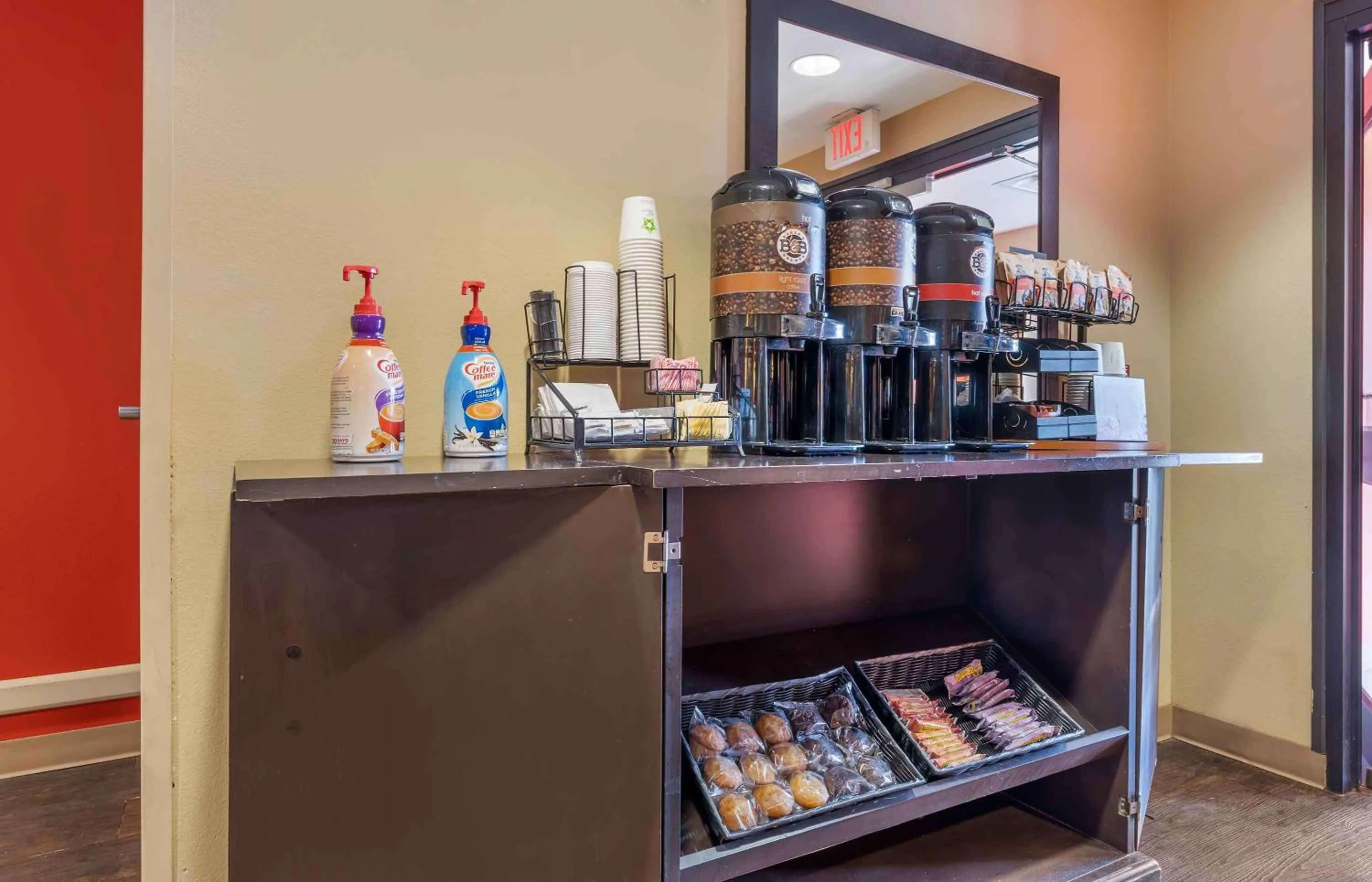 Breakfast in Extended Stay America Suites - Chicago - Midway