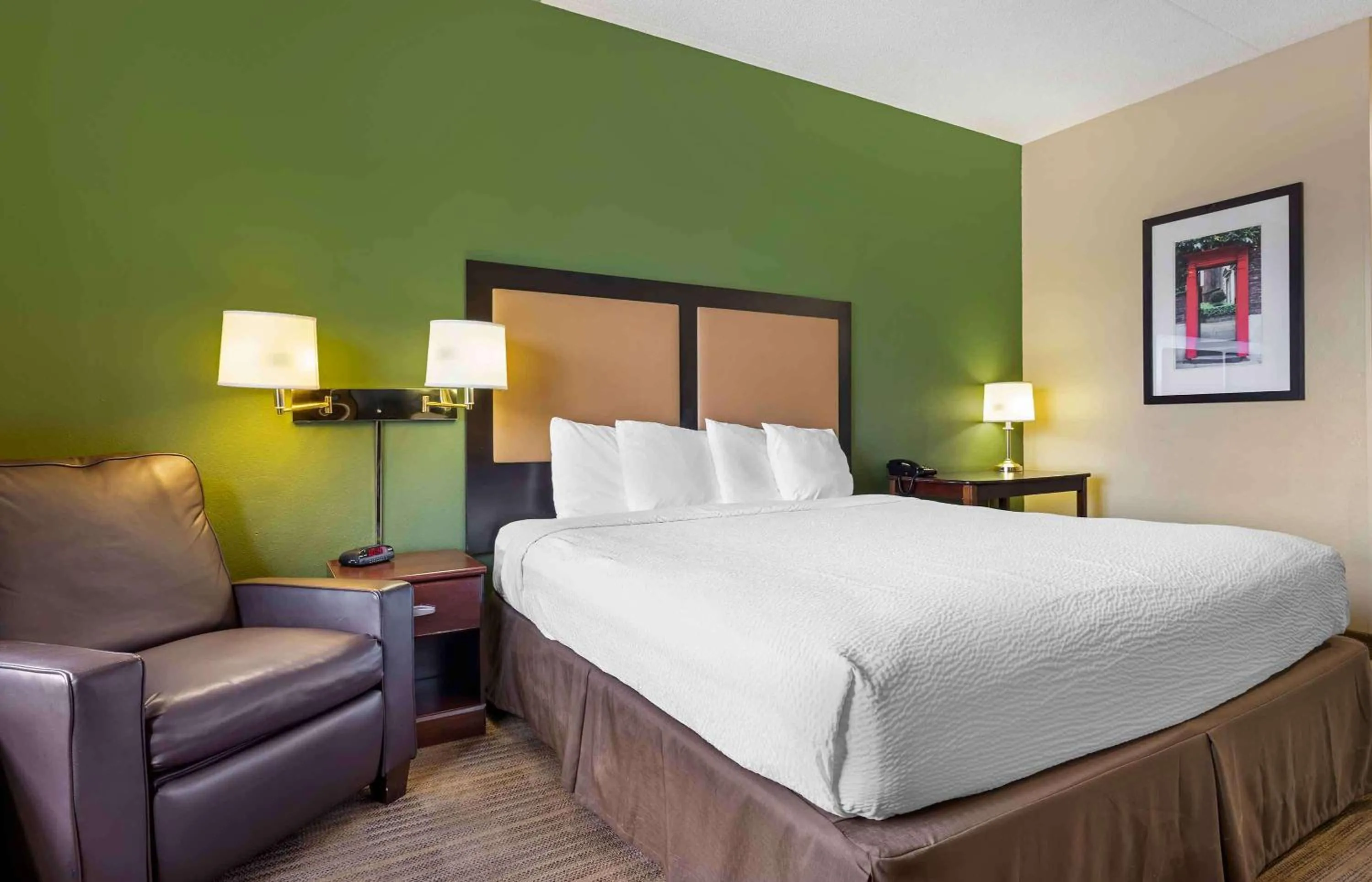Bedroom, Bed in Extended Stay America Suites - Chicago - Midway