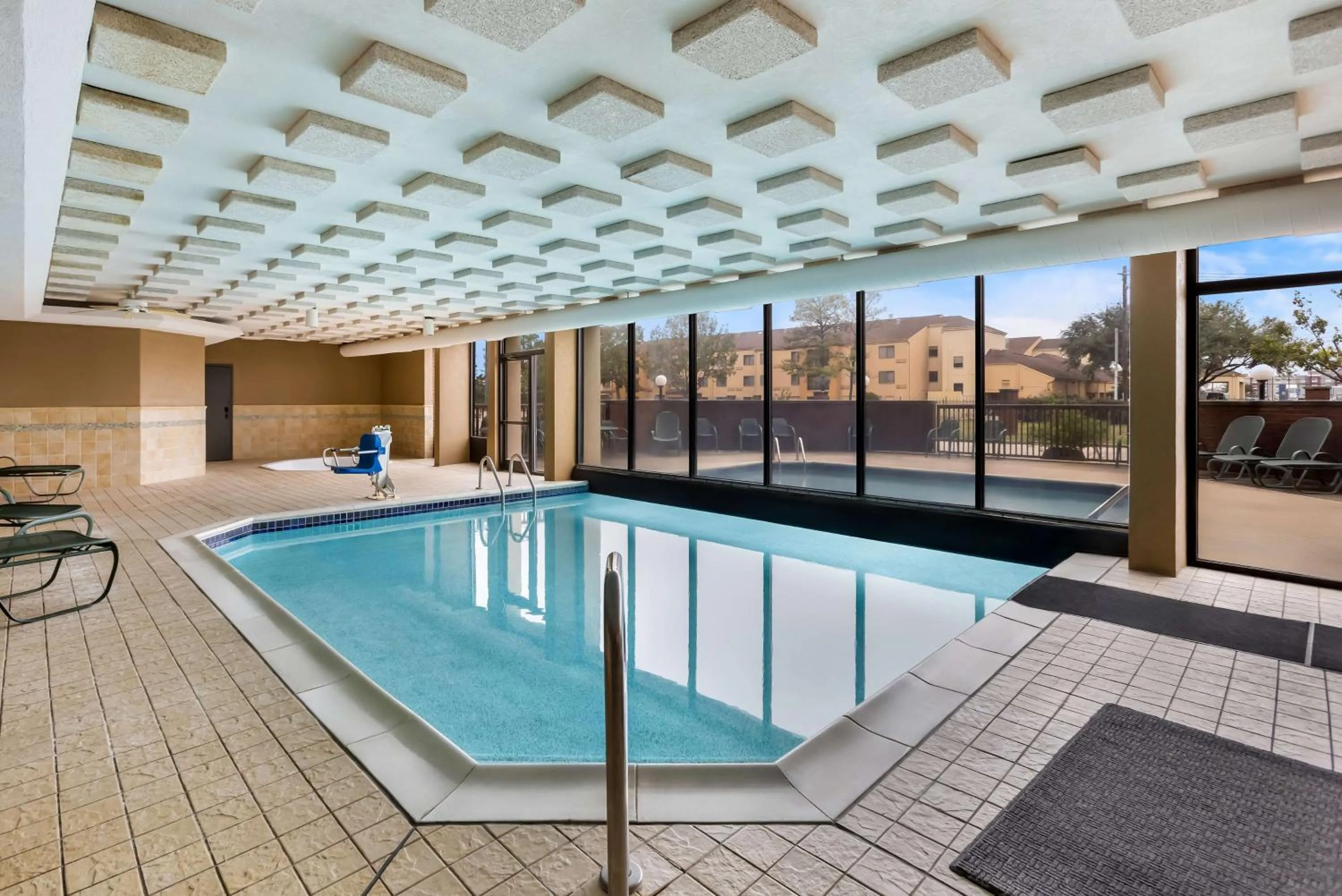 Pool view in Sonesta Essential Houston Hobby Airport