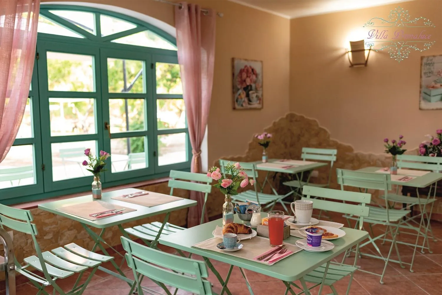 Breakfast in Villa Primaluce