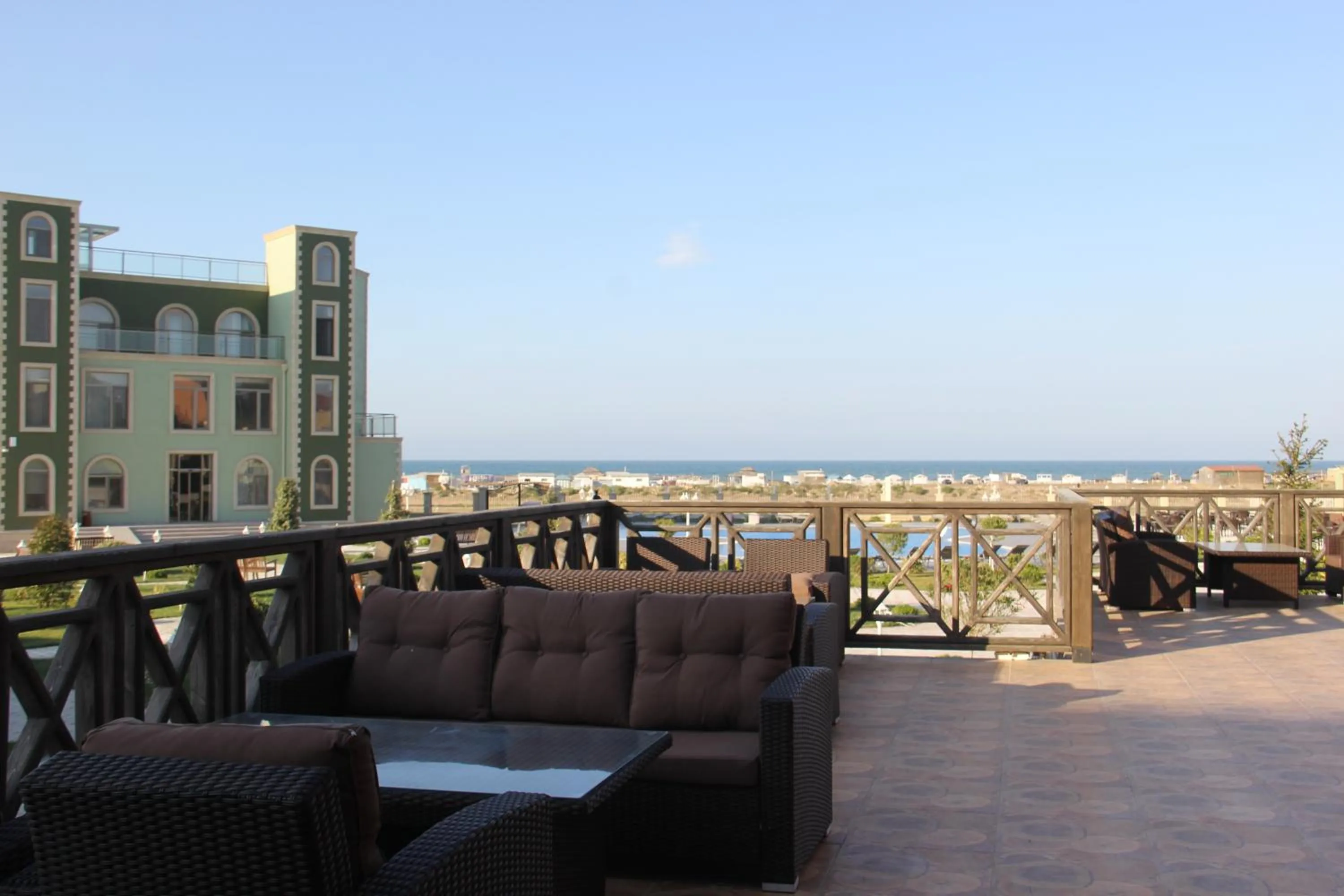 Restaurant/places to eat in Khazar Inji Hotel