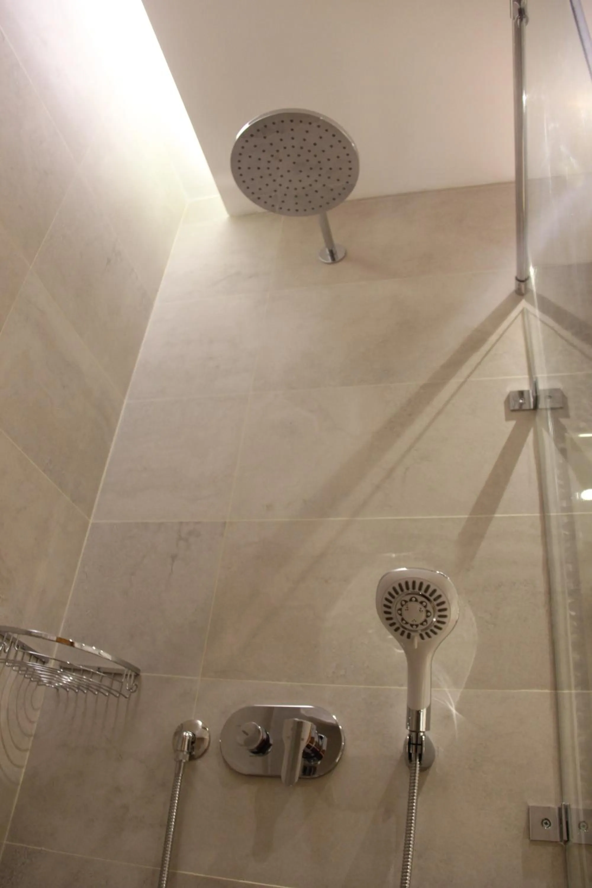 Shower in Khazar Inji Hotel