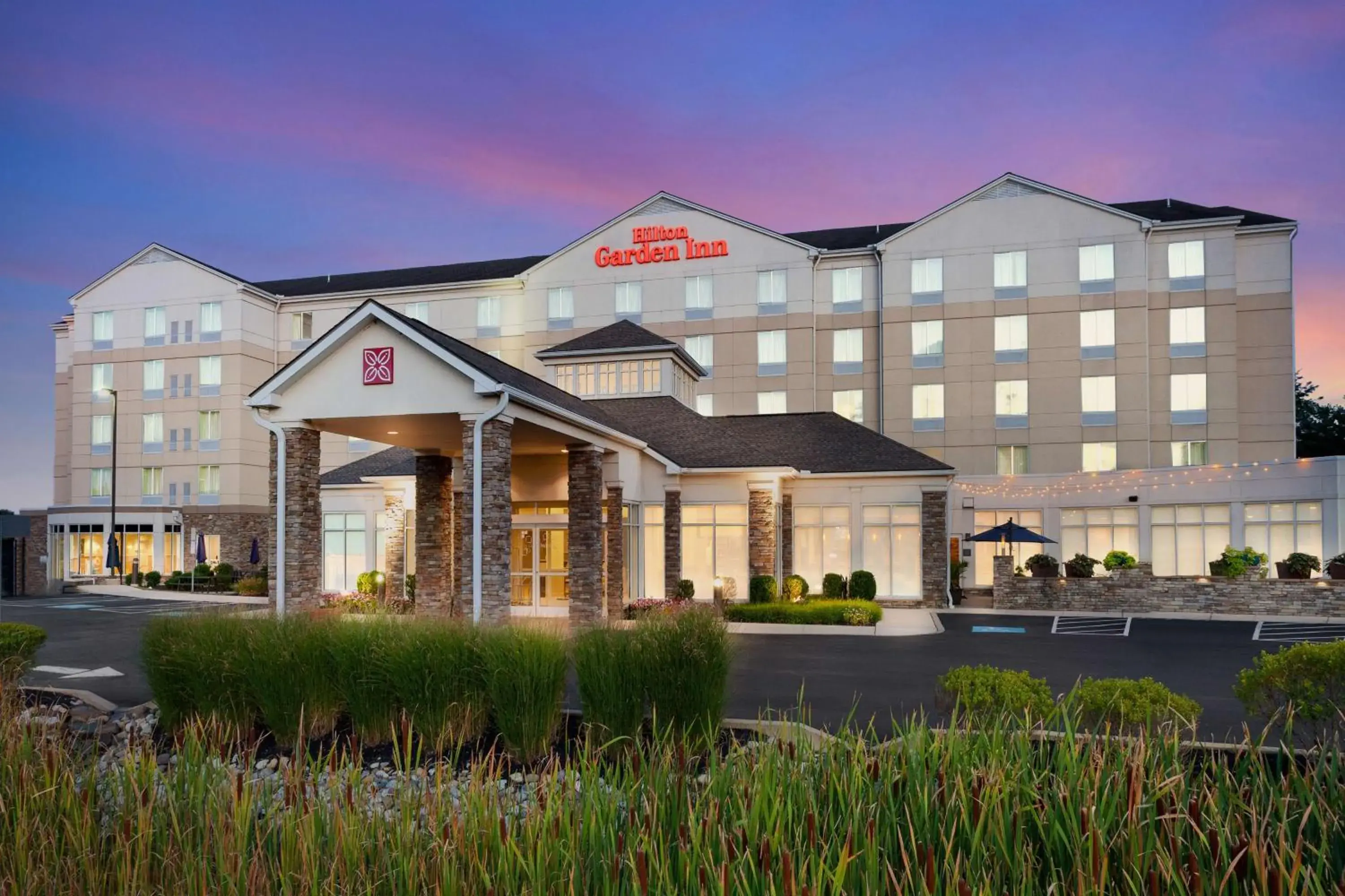Property building in Hilton Garden Inn Valley Forge/Oaks Property building in Hilton Garden Inn Valley Forge/Oaks