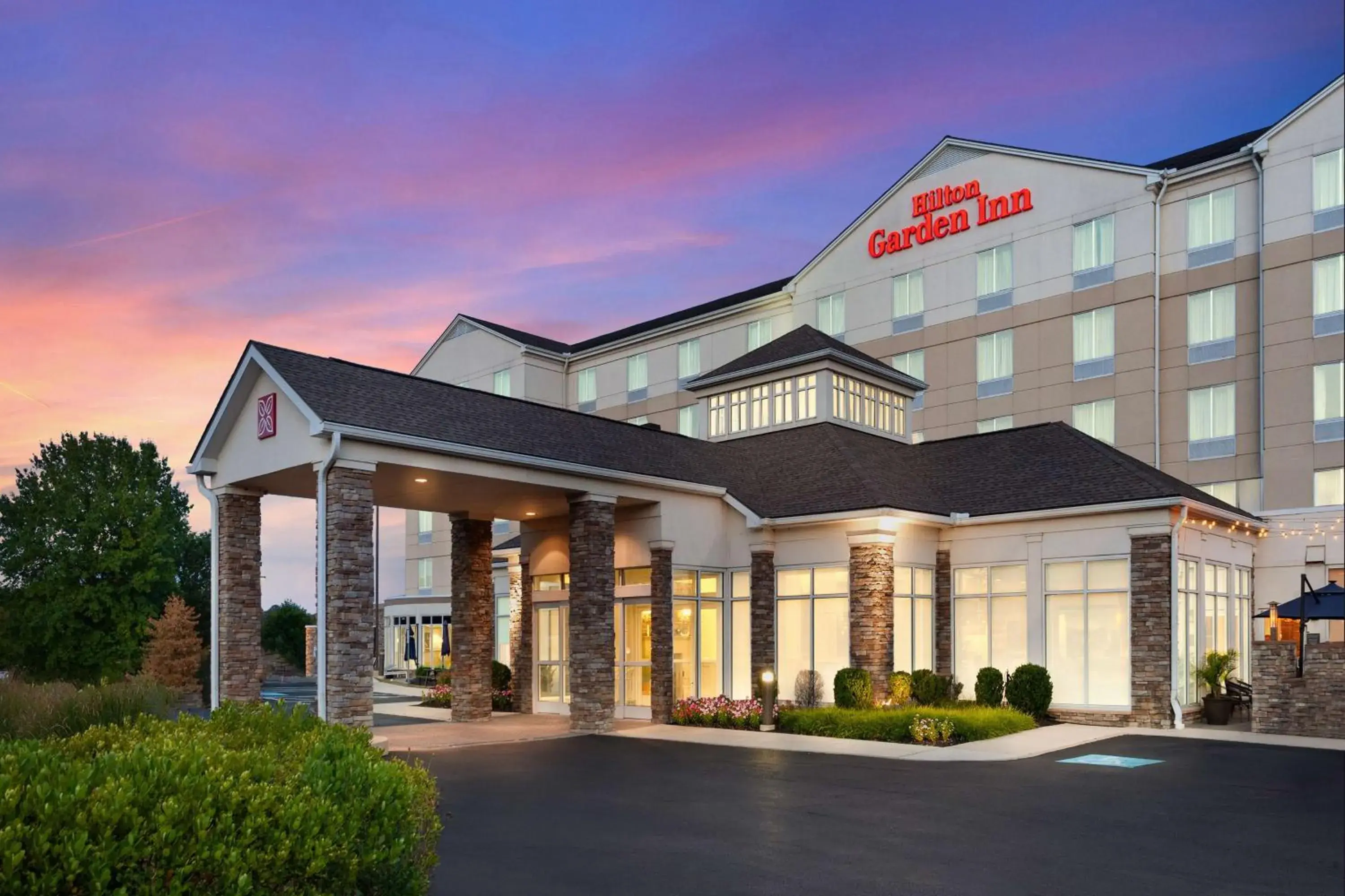 Property building in Hilton Garden Inn Valley Forge/Oaks Property building in Hilton Garden Inn Valley Forge/Oaks