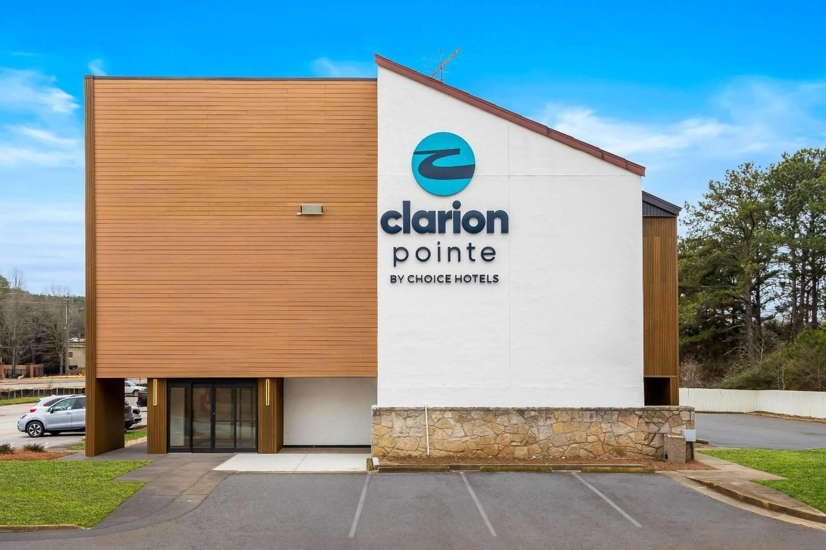 Property building in Clarion Pointe Kennesaw Town Center