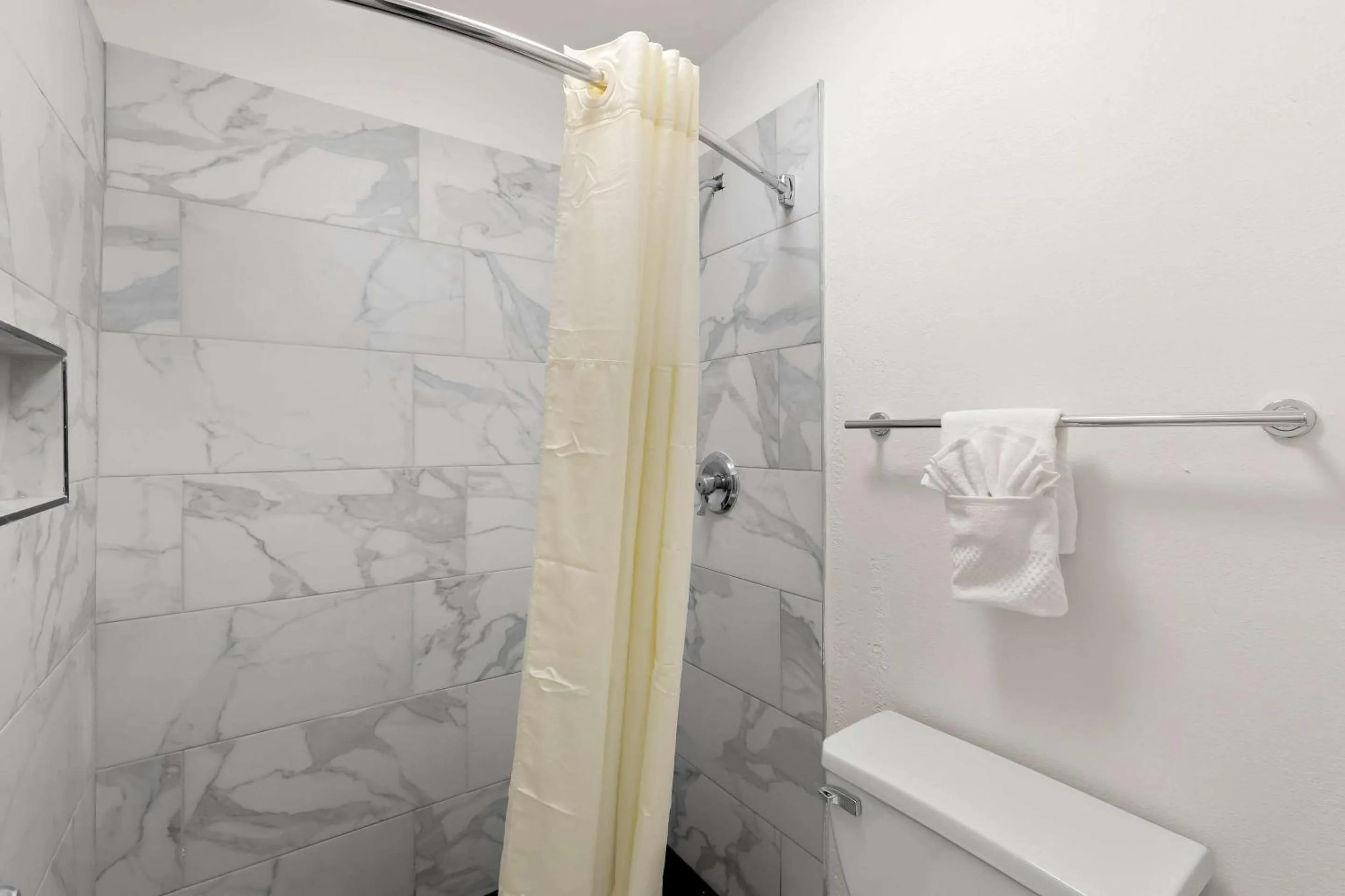 Bathroom in Clarion Pointe Kennesaw Town Center